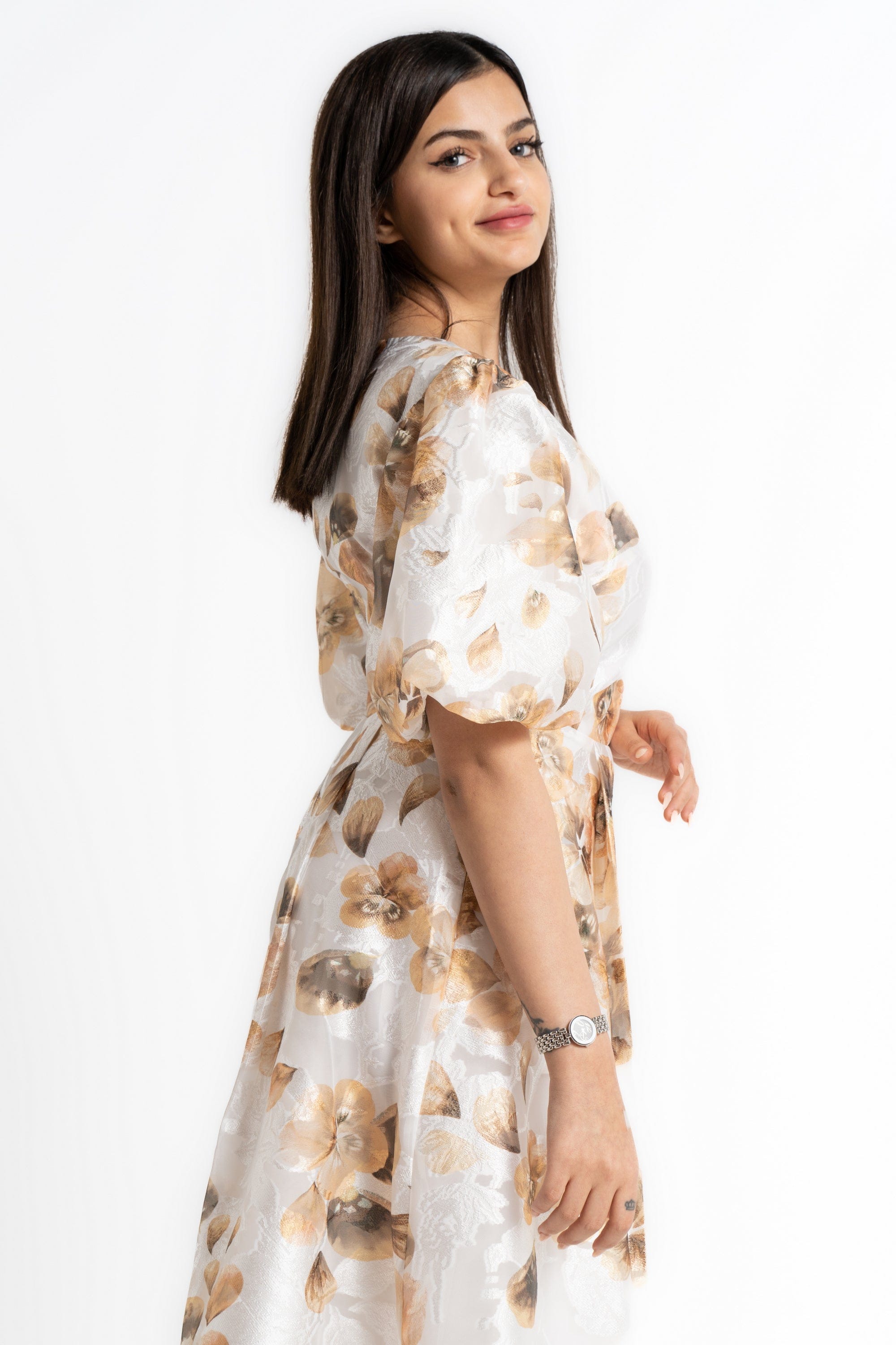 ميكا فستان ميدي بأكمام قصيرة منفوش مشجر