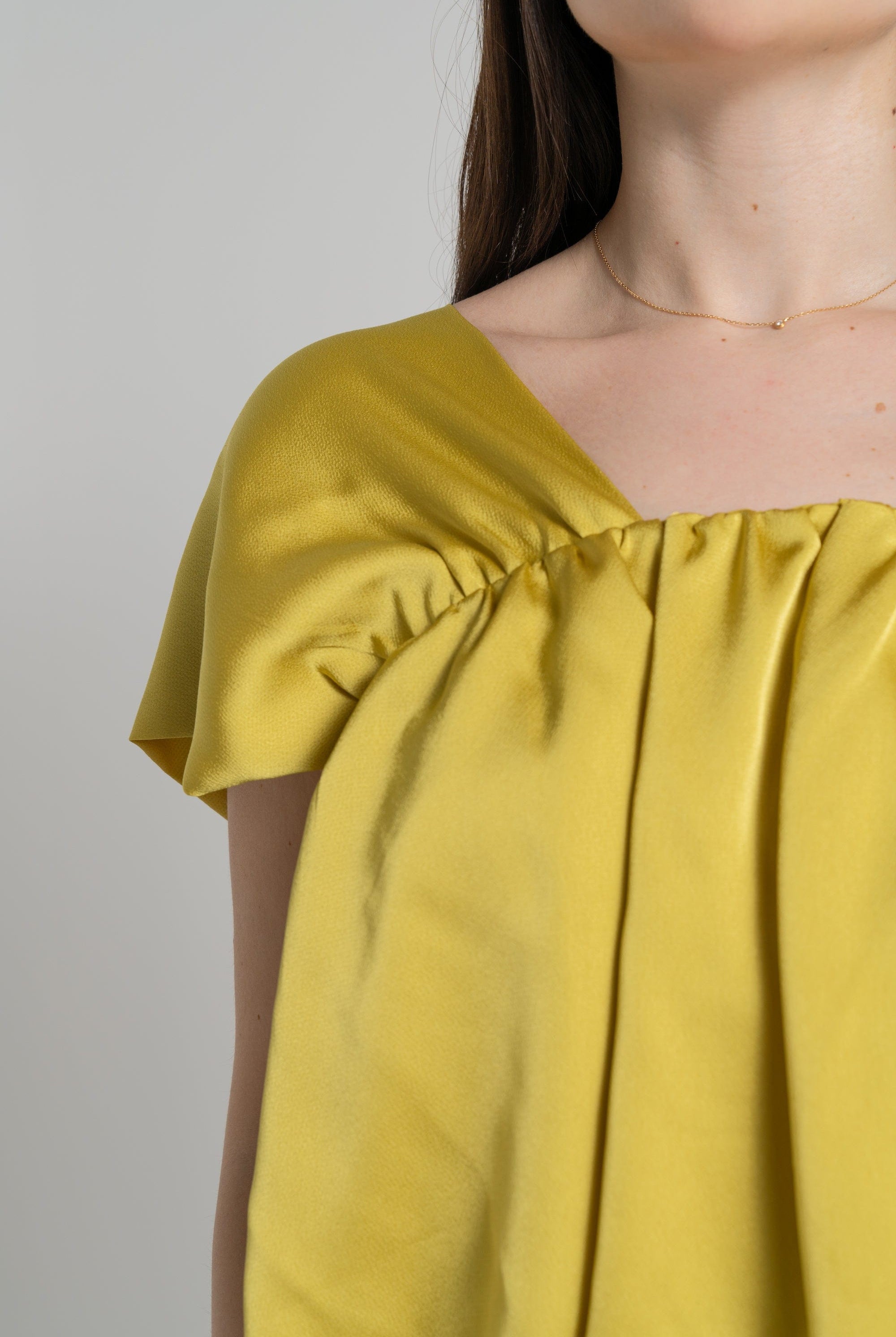 ميكا بلوزة بأكمام قصيرة سادة نسائي