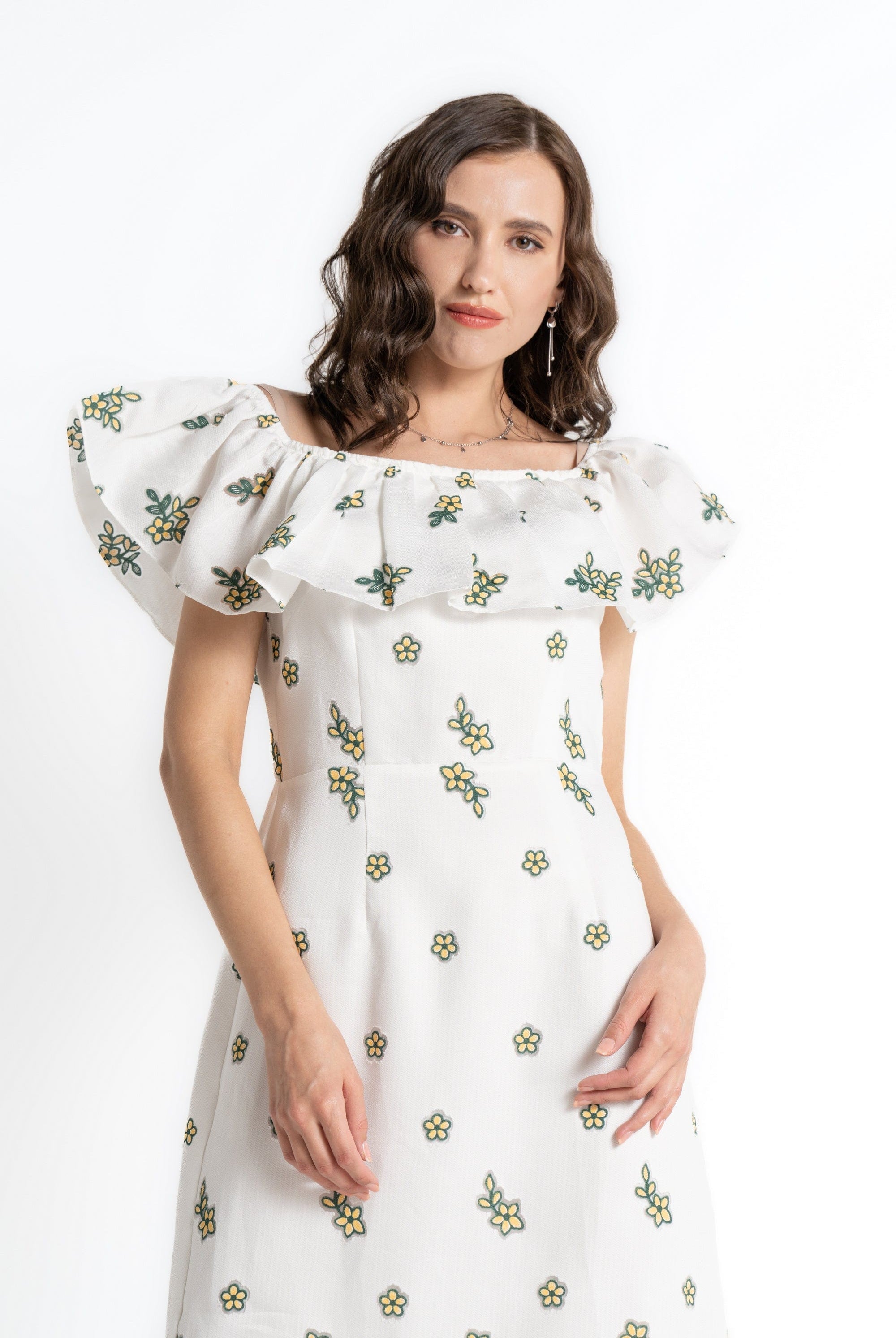 ميكا فستان ميدي بأكمام قصيرة بكرانيش أصفر