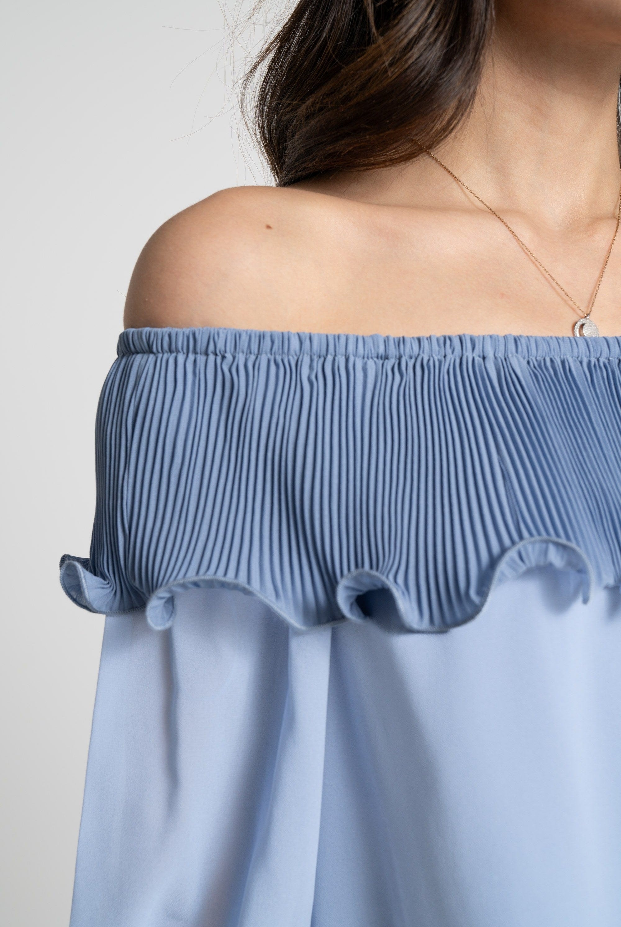 ميكا بلوزة سادة أوف شولدر مكشكشة 3/4 كم نسائي