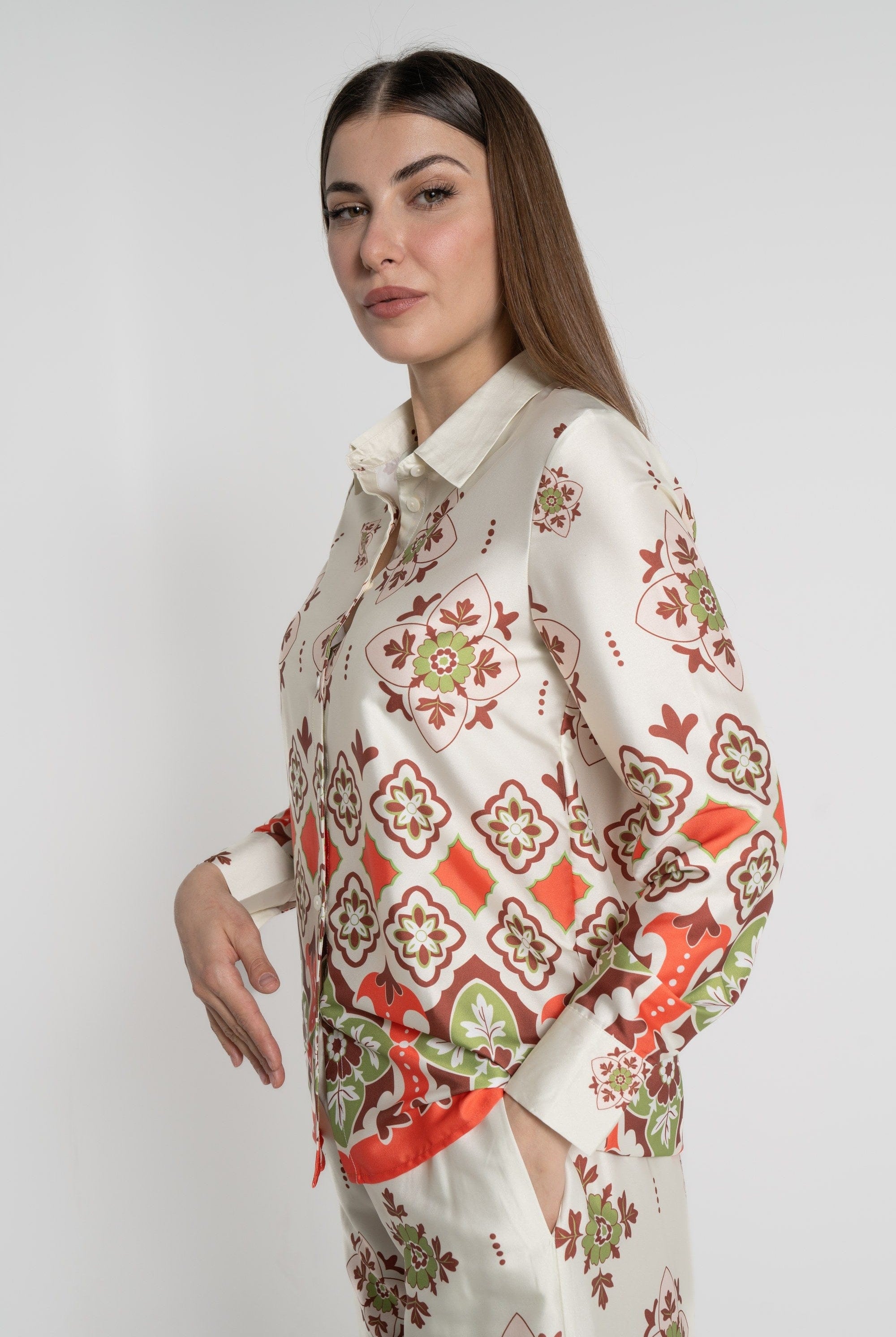 ميكا قميص بأكمام طويلة منقوش بأزرار أمامية نسائي أخضر فاتح