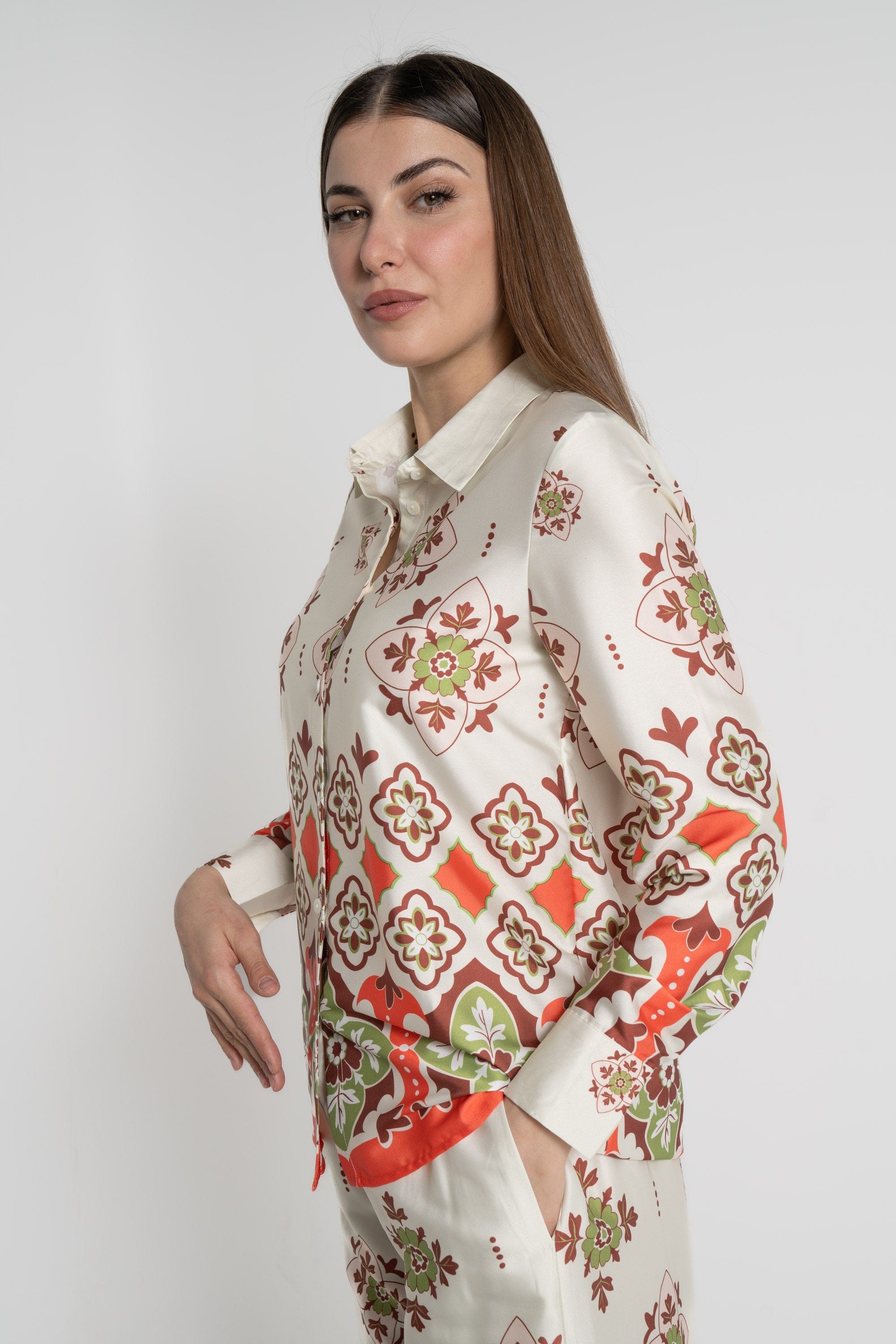 ميكا قميص بأكمام طويلة منقوش بأزرار أمامية نسائي أخضر فاتح