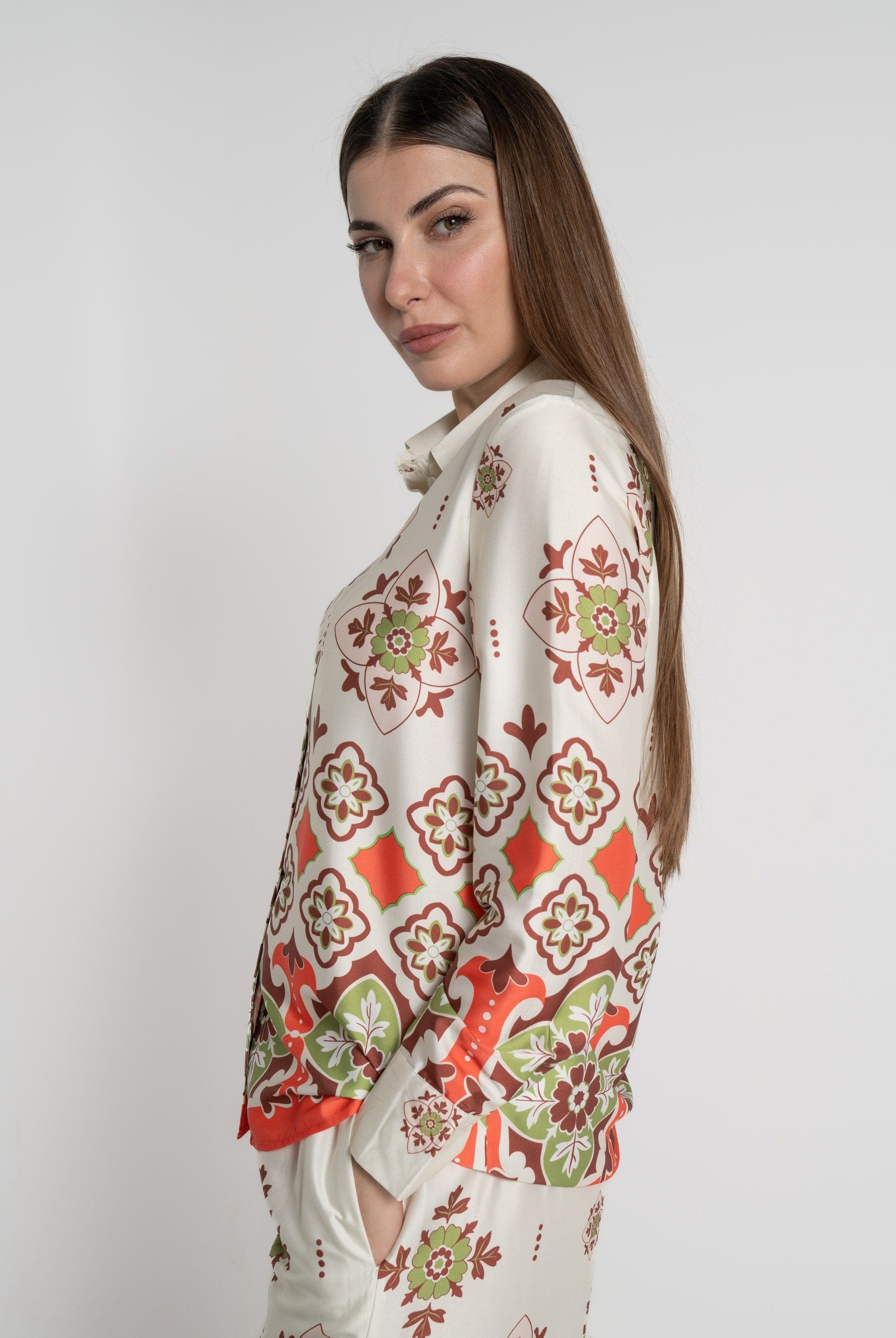 ميكا قميص بأكمام طويلة منقوش بأزرار أمامية نسائي أخضر فاتح