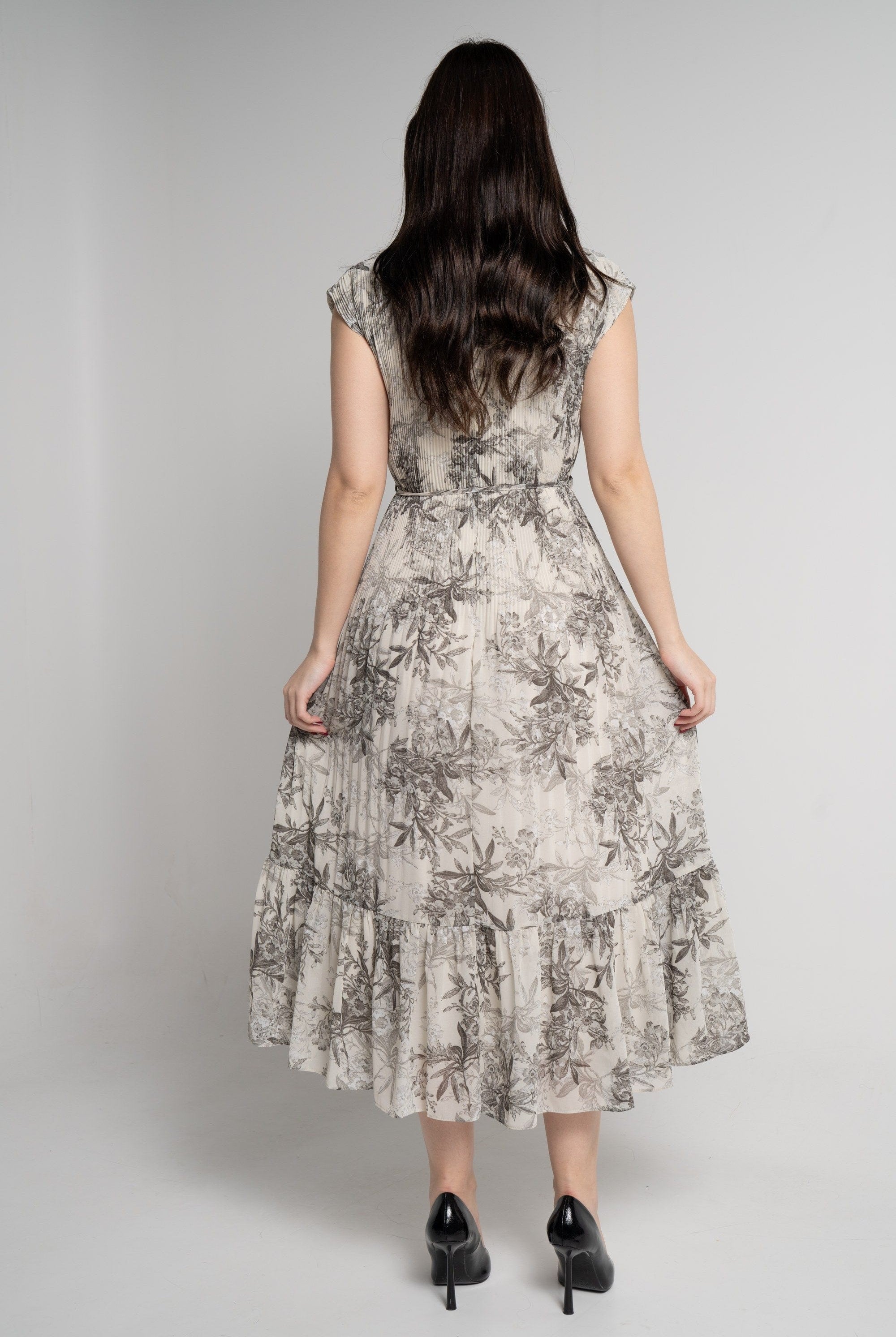 ميكا فستان ميدي بدون أكمام بليسية مشجر