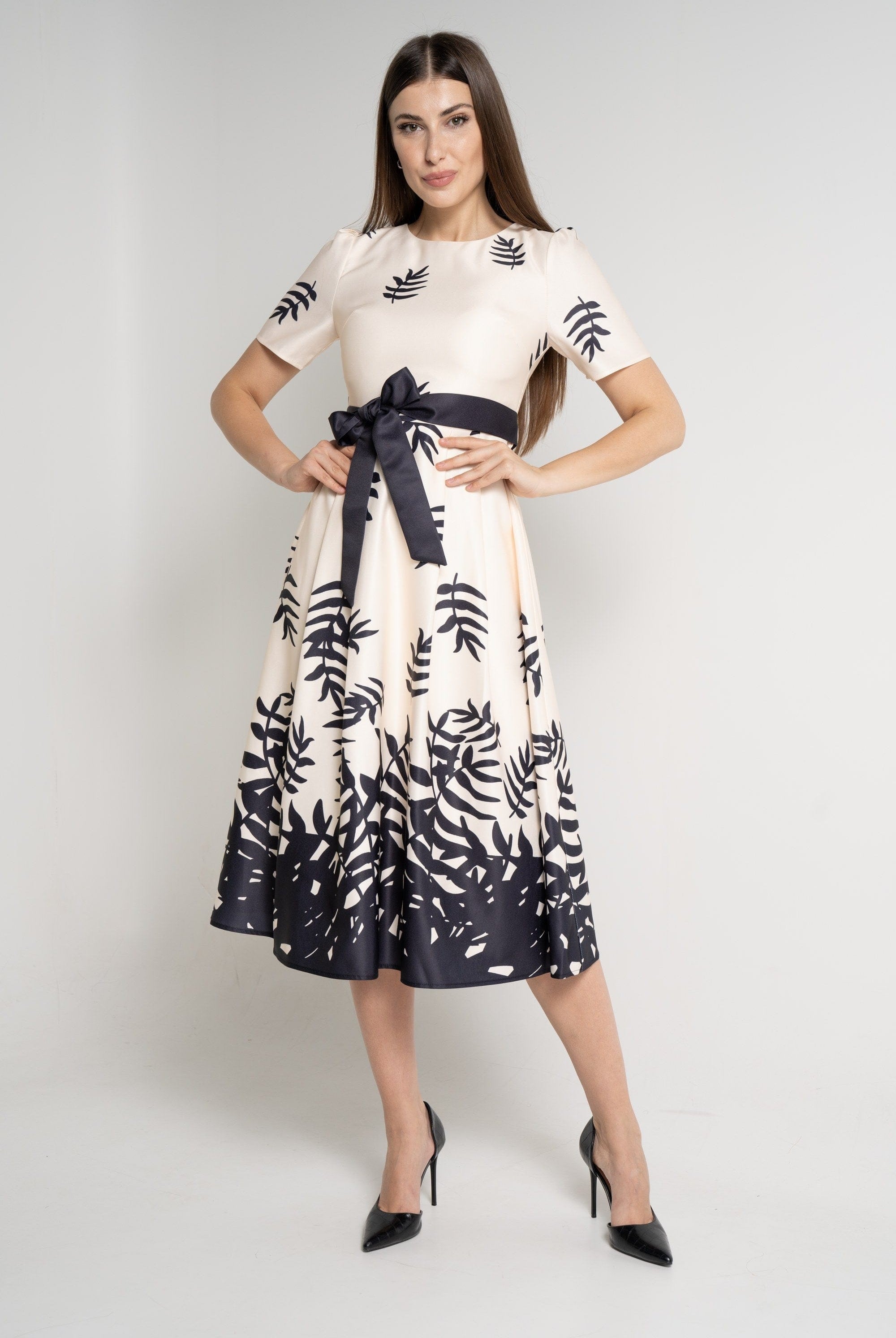 ู
ููุง ูุณุชุงู ู
ูุฏู ุจุฃูู
ุงู
ูุตูุฑุฉ ู
ุดุฌุฑ ุจุฑูุจุฉ ุฏุงุฆุฑูุฉ