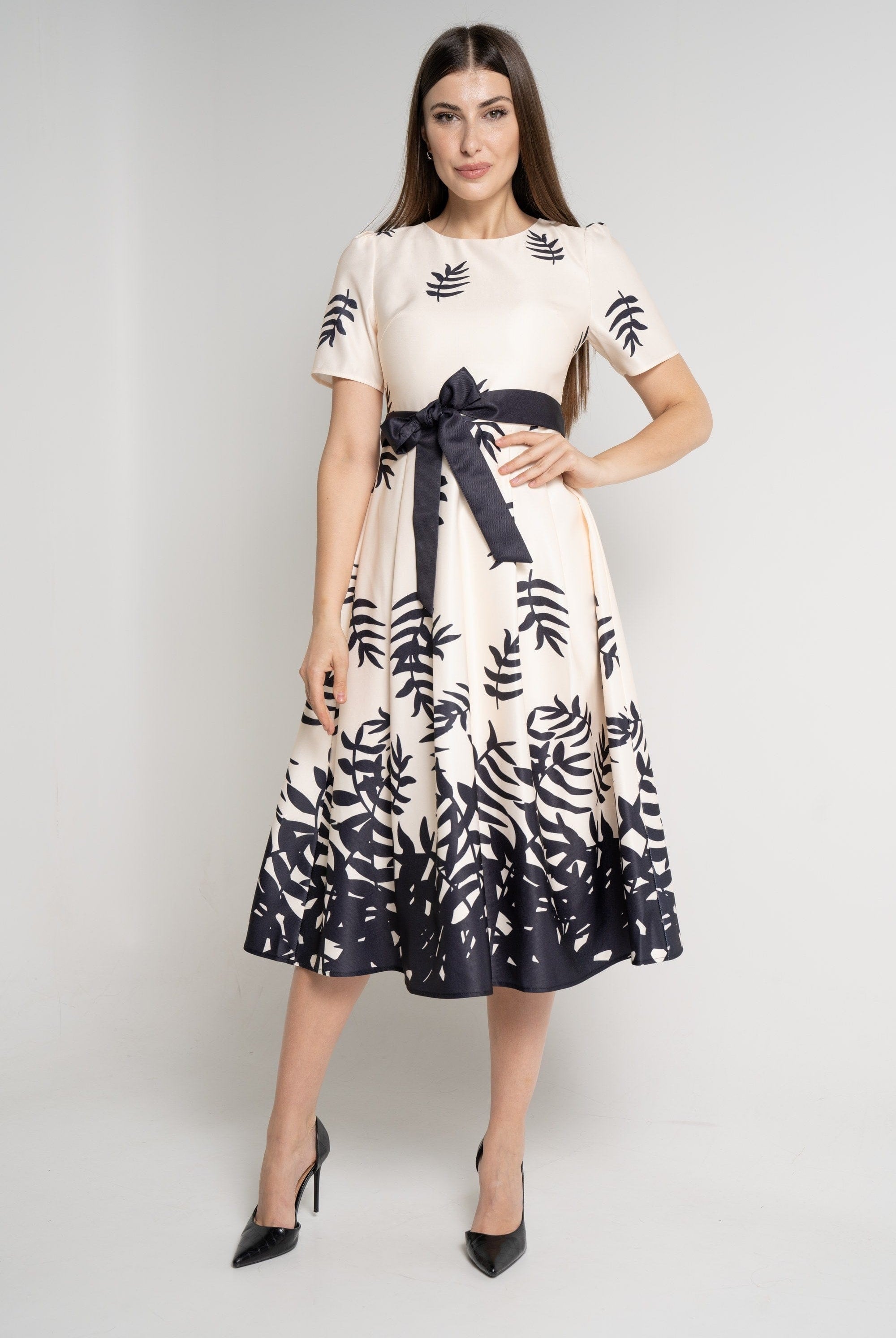 ู
ููุง ูุณุชุงู ู
ูุฏู ุจุฃูู
ุงู
ูุตูุฑุฉ ู
ุดุฌุฑ ุจุฑูุจุฉ ุฏุงุฆุฑูุฉ