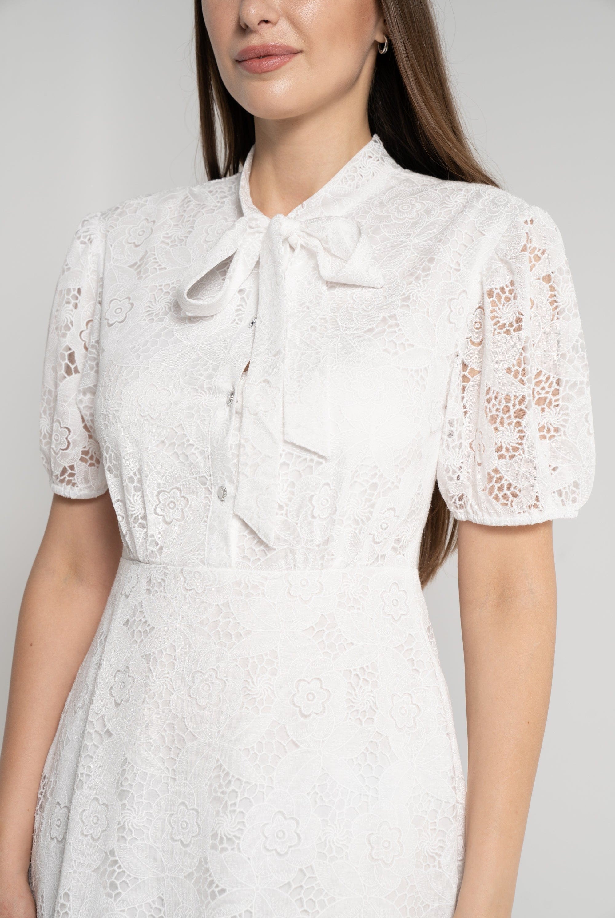 ميكا فستان ميدي مورد نص كم بياقة نسائي أوف وايت