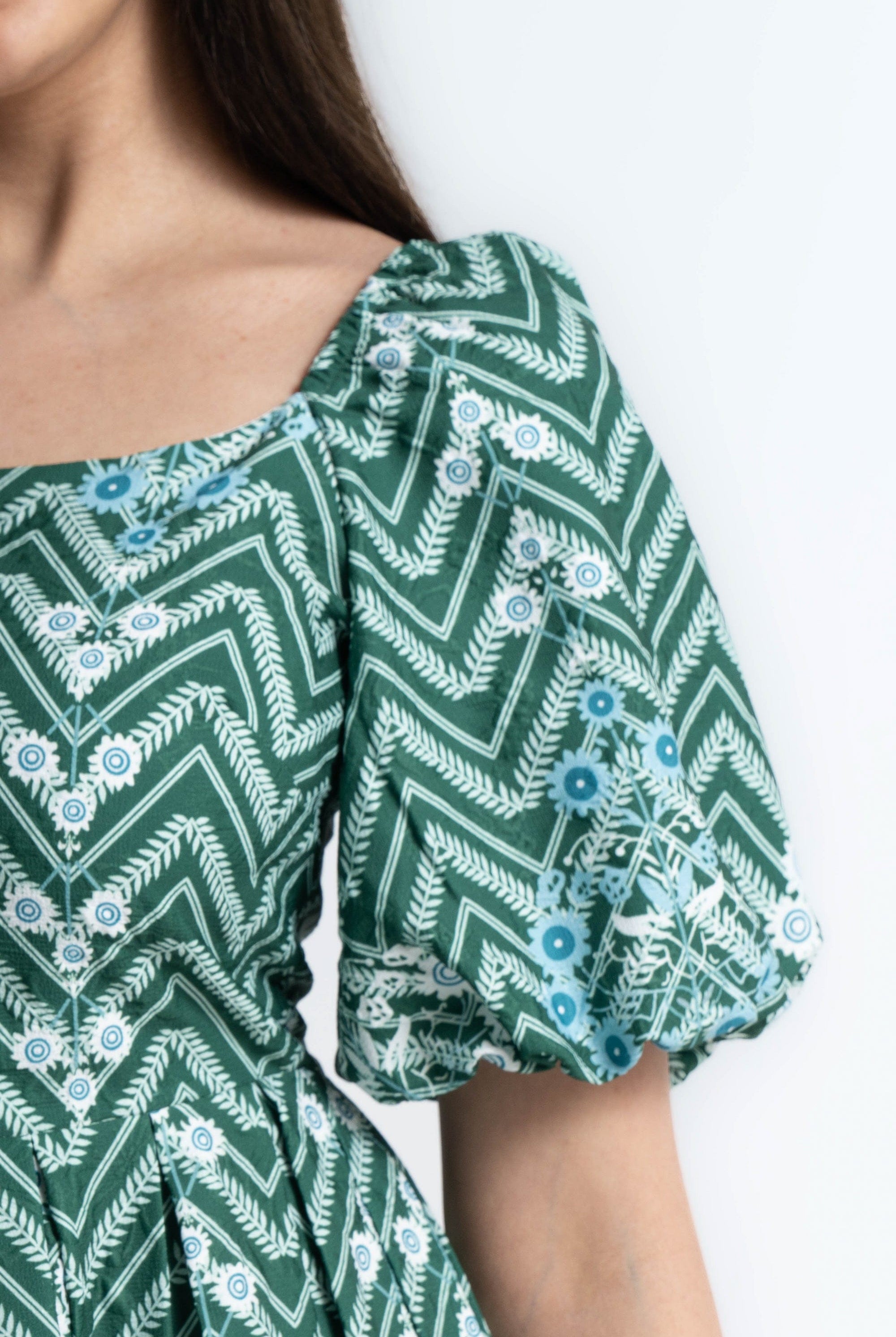 ميكا فستان ميدي مشجر بأكمام قصيرة منفوخة - أخضر