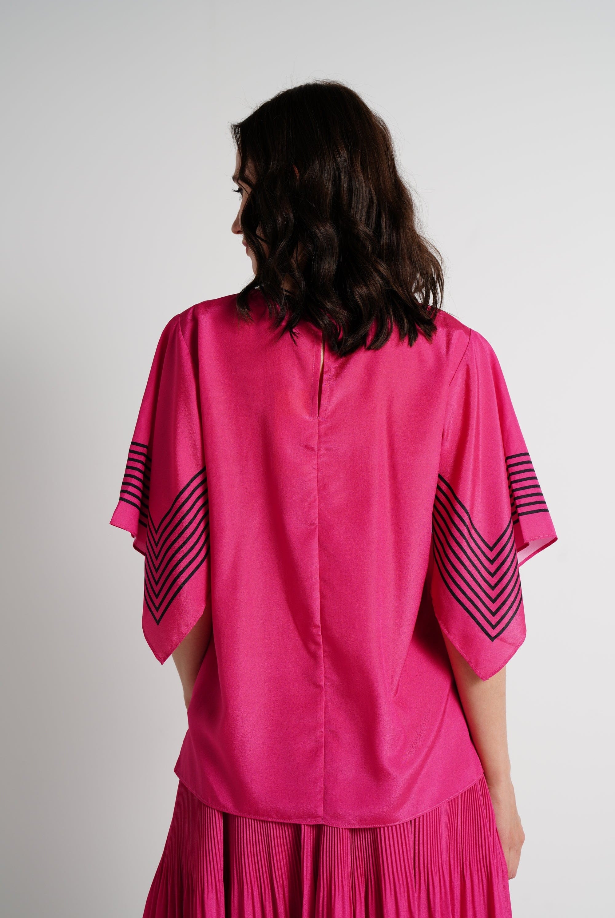 ميكا بلوزة واسعة نص كم مخطط نسائي فوشيا