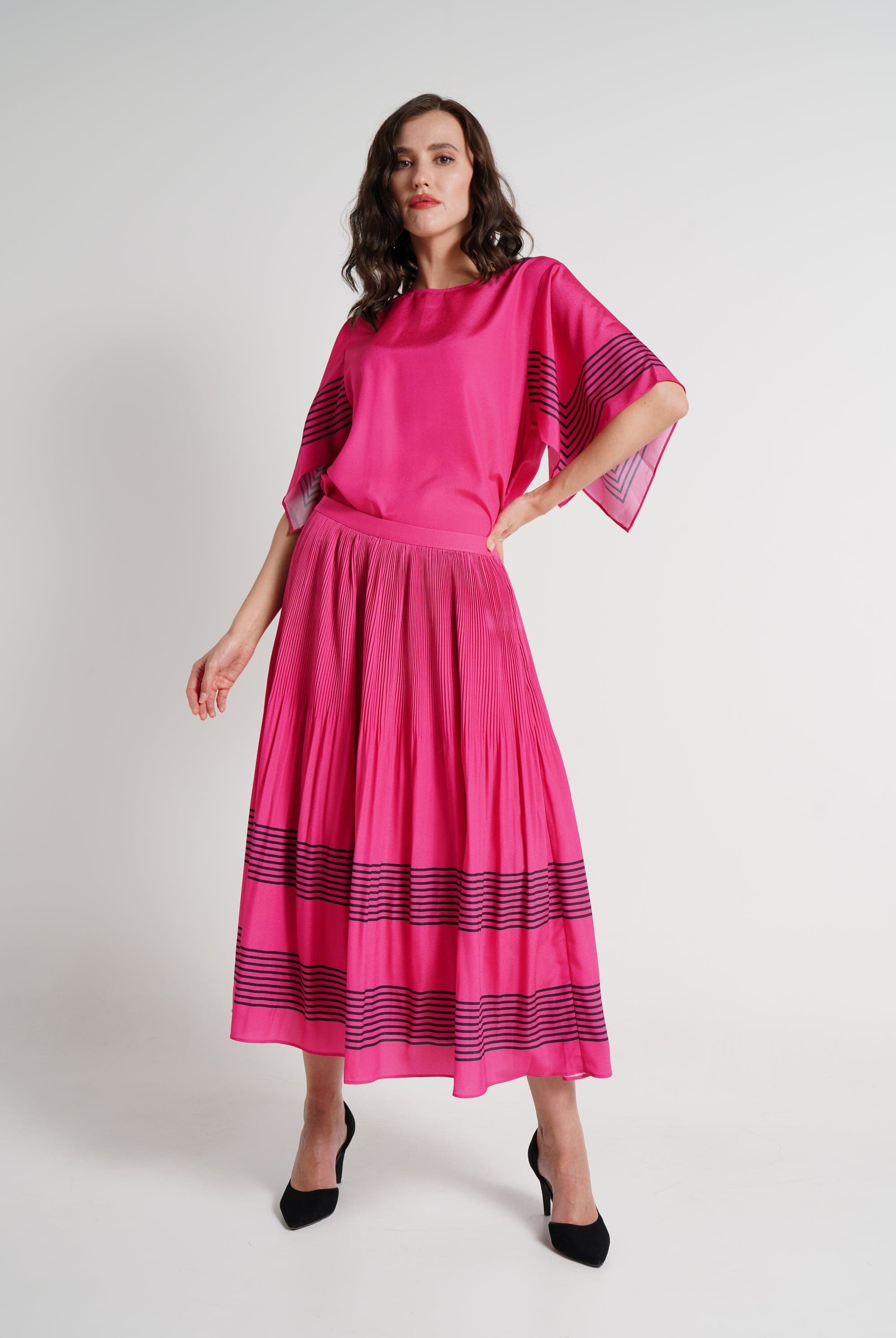 ميكا بلوزة واسعة نص كم مخطط نسائي فوشيا