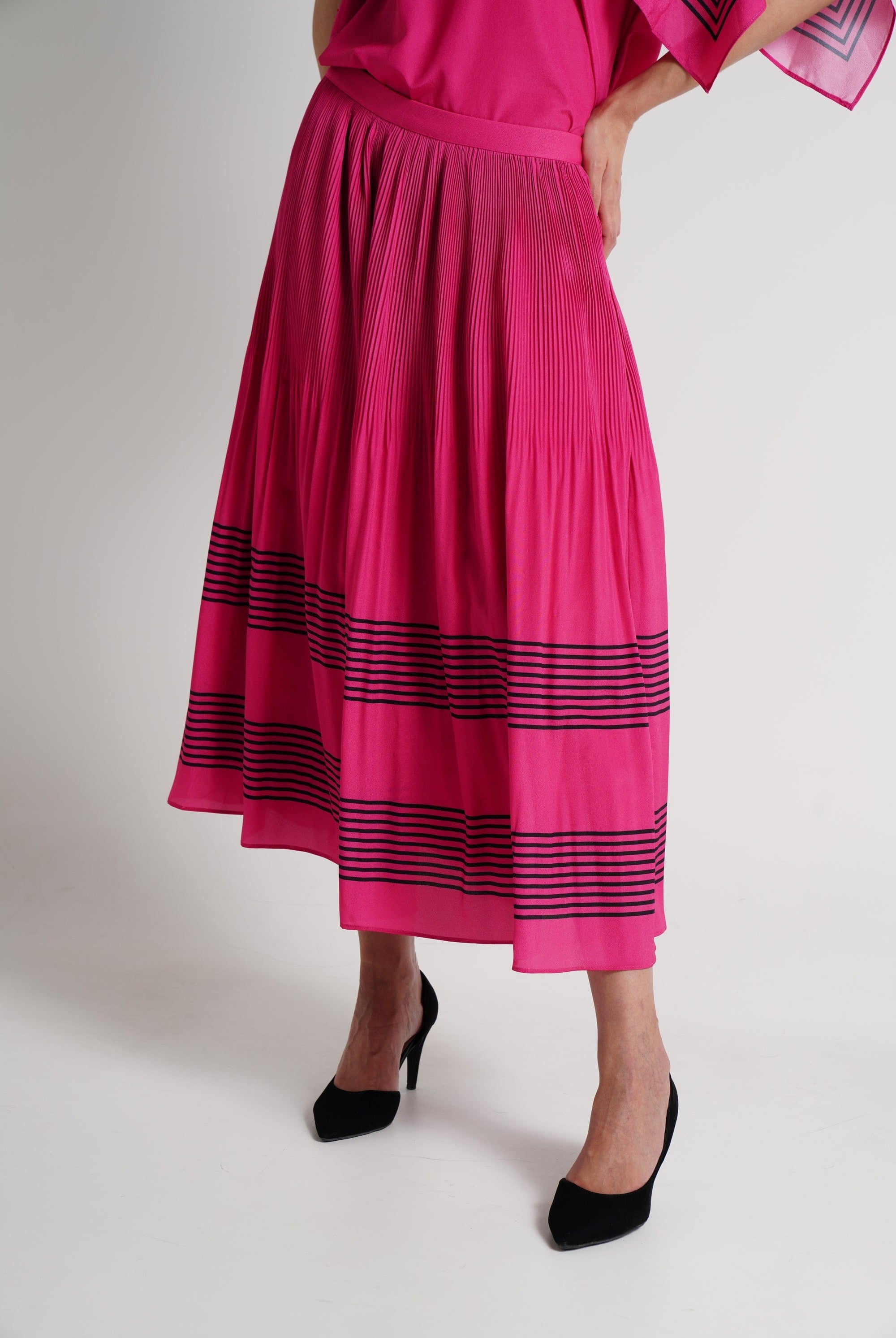 ู
ููุง ุชููุฑุฉ ู
ูุฏู ุจููุณูู ูุงุณุนุฉ ูุณุงุฆู ููุดูุง