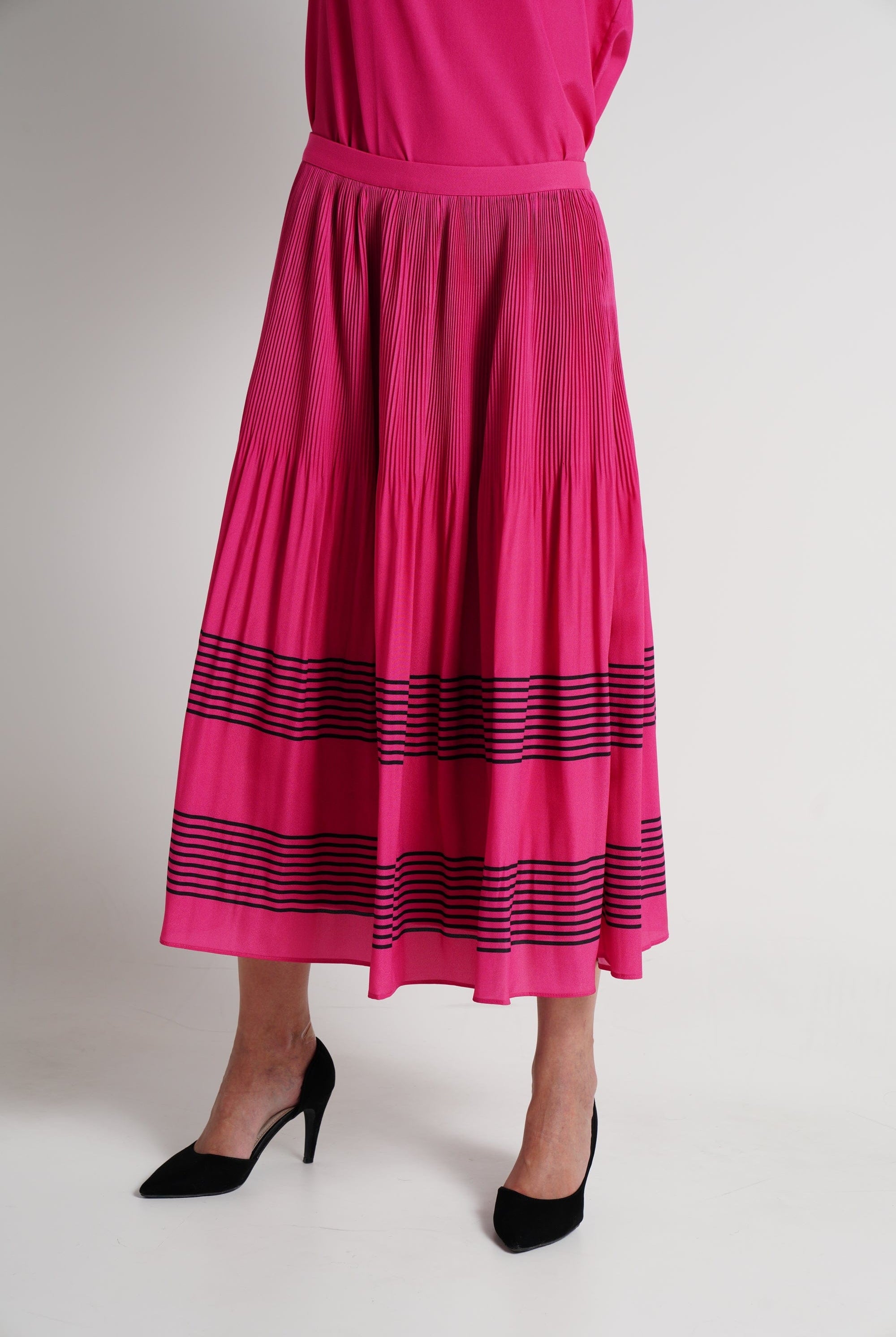 ู
ููุง ุชููุฑุฉ ู
ูุฏู ุจููุณูู ูุงุณุนุฉ ูุณุงุฆู ููุดูุง