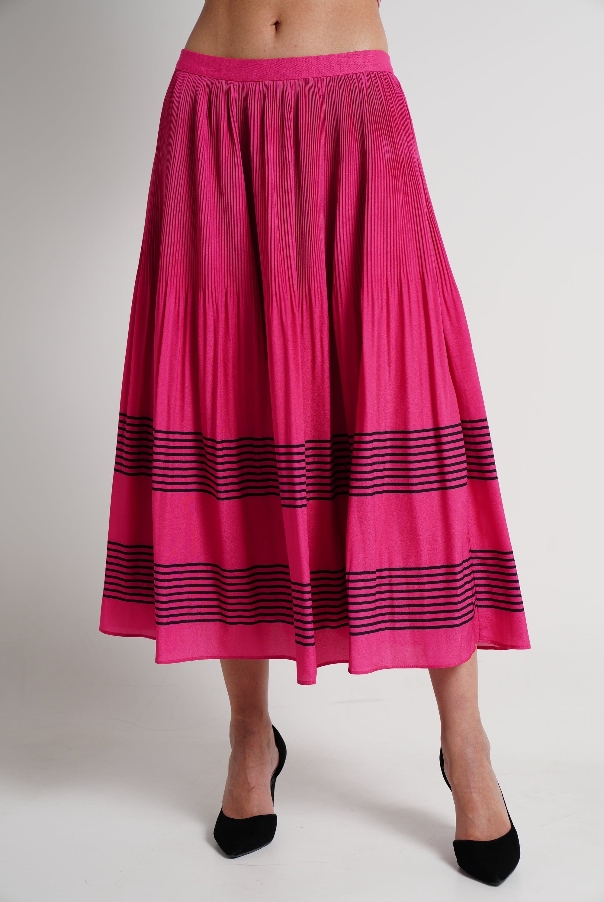 ู
ููุง ุชููุฑุฉ ู
ูุฏู ุจููุณูู ูุงุณุนุฉ ูุณุงุฆู ููุดูุง