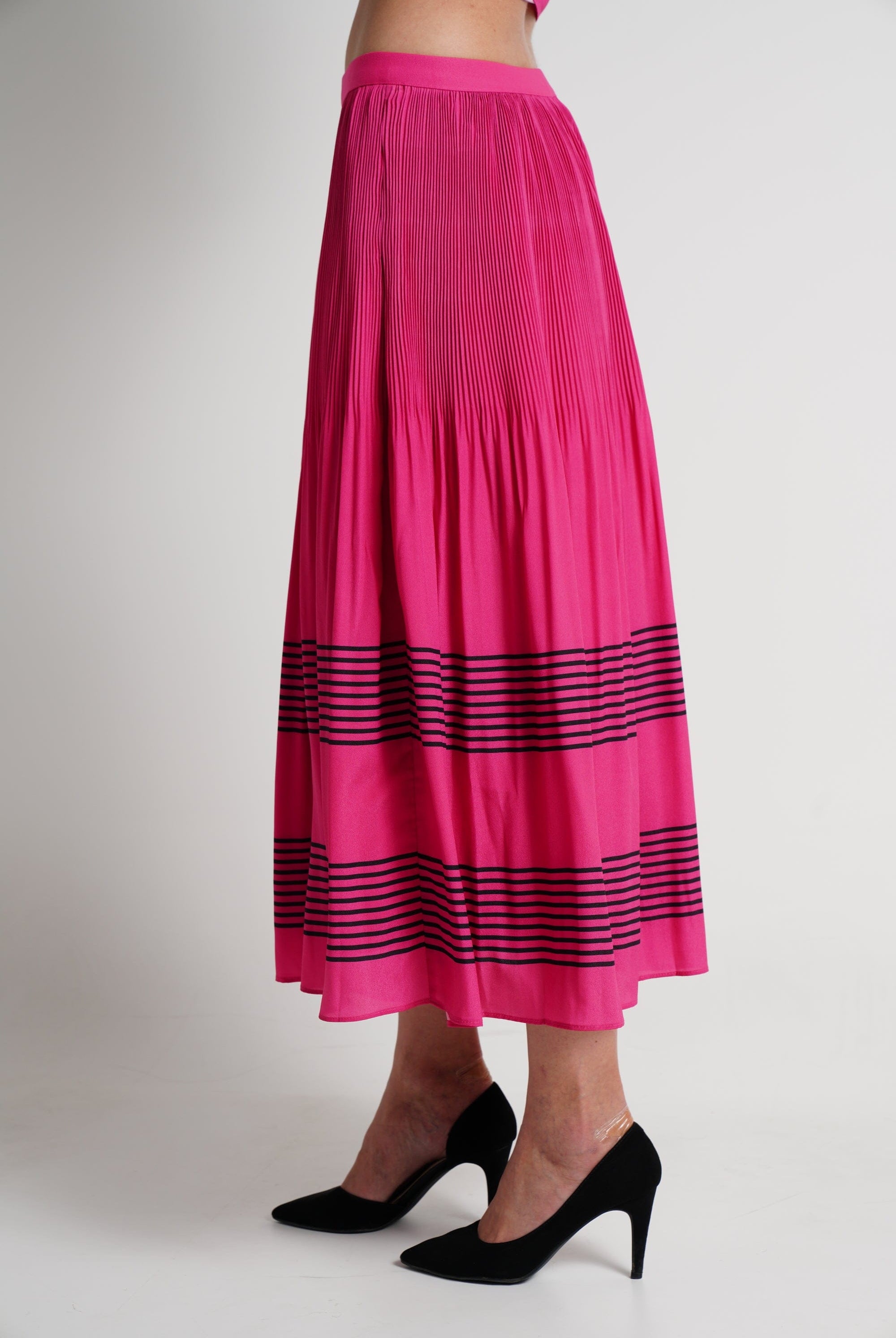 ู
ููุง ุชููุฑุฉ ู
ูุฏู ุจููุณูู ูุงุณุนุฉ ูุณุงุฆู ููุดูุง