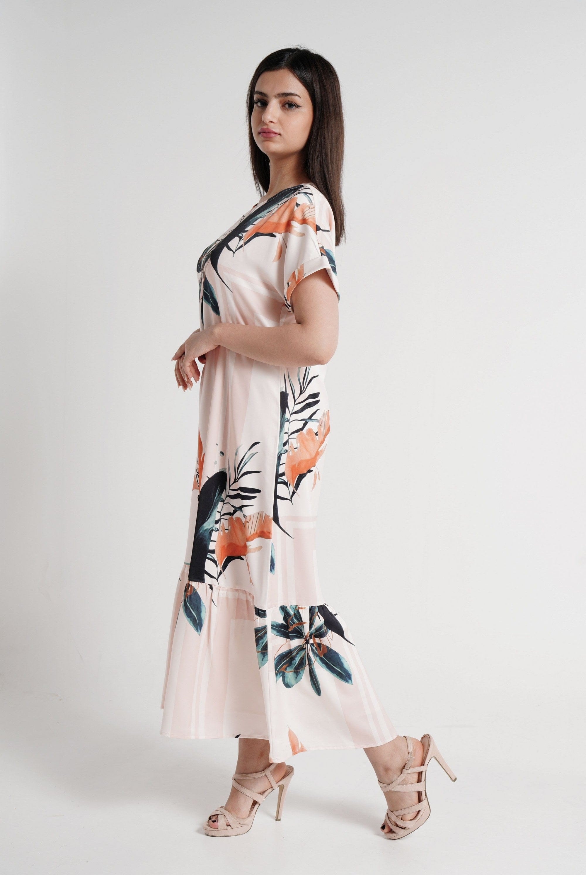 ميكا فستان ميدي مشجر بأكمام قصيرة بكرانيش من الأسفل بيج