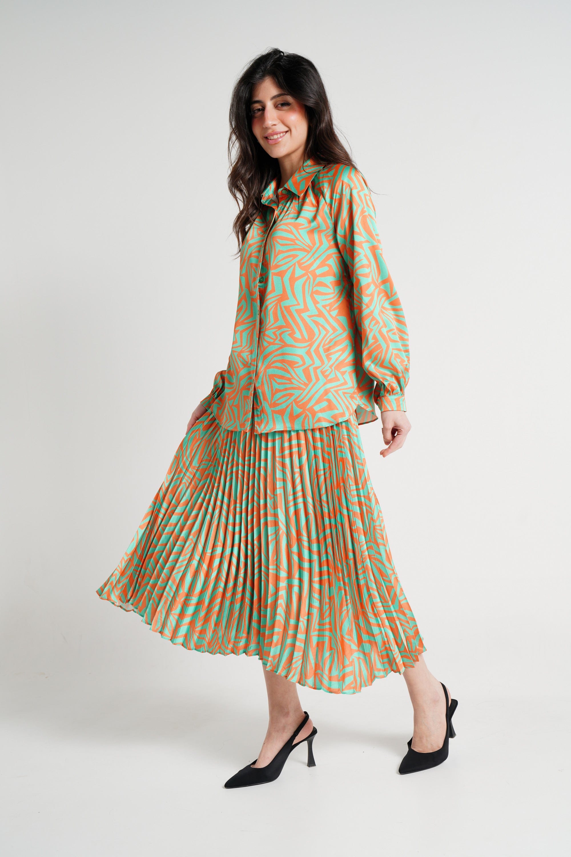 ميكا قميص بأكمام طويلة منقوش بأزرار أمامية