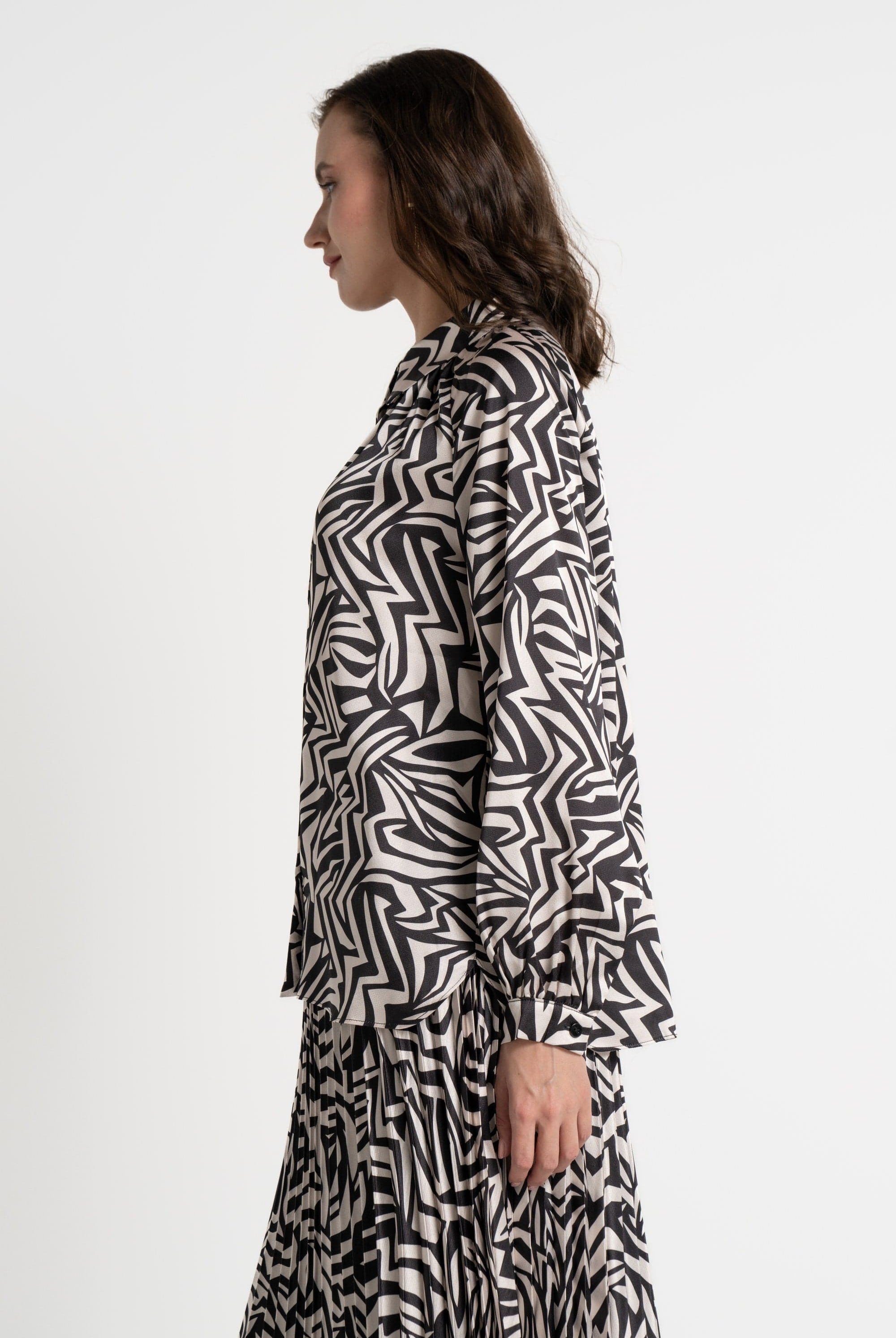 ميكا قميص بأكمام طويلة منقوش بأزرار أمامية