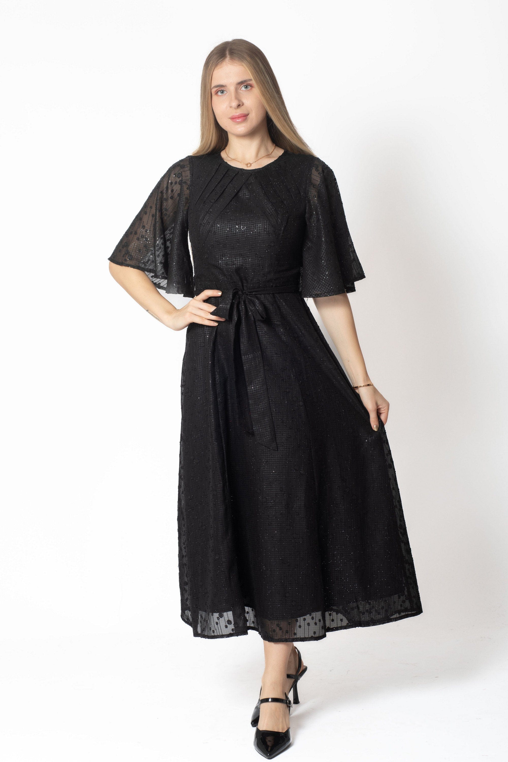 ميكا فستان ميدي لامع برباط على الخصر نص كم واسع