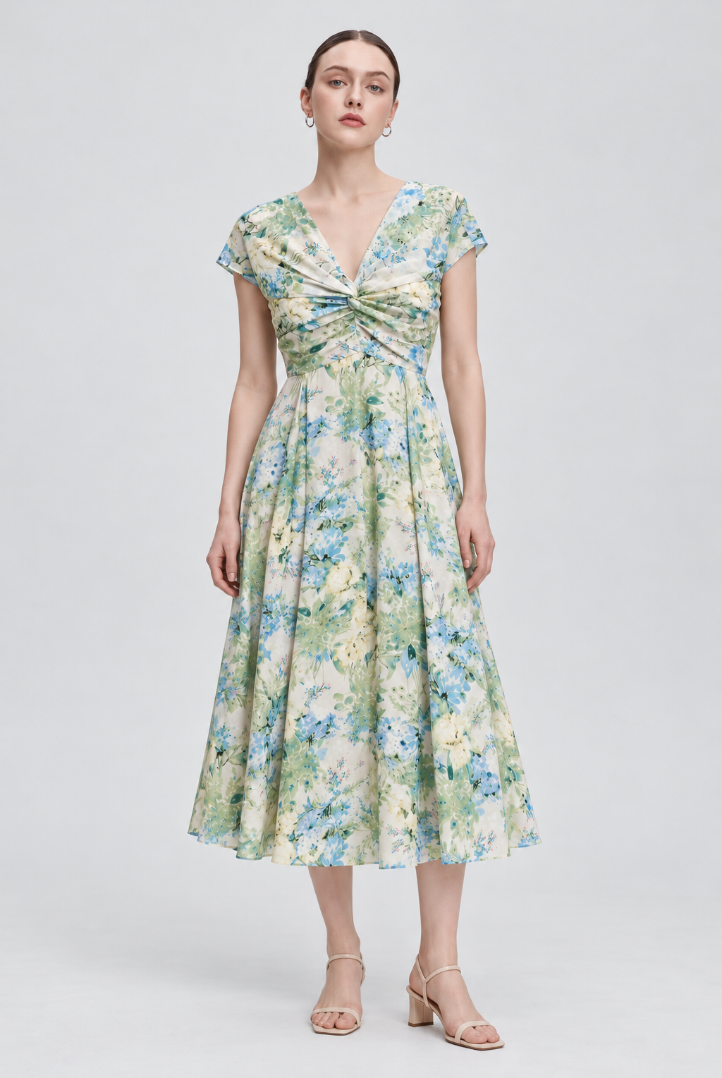 ML0521-25Q105 green garment front - model alice