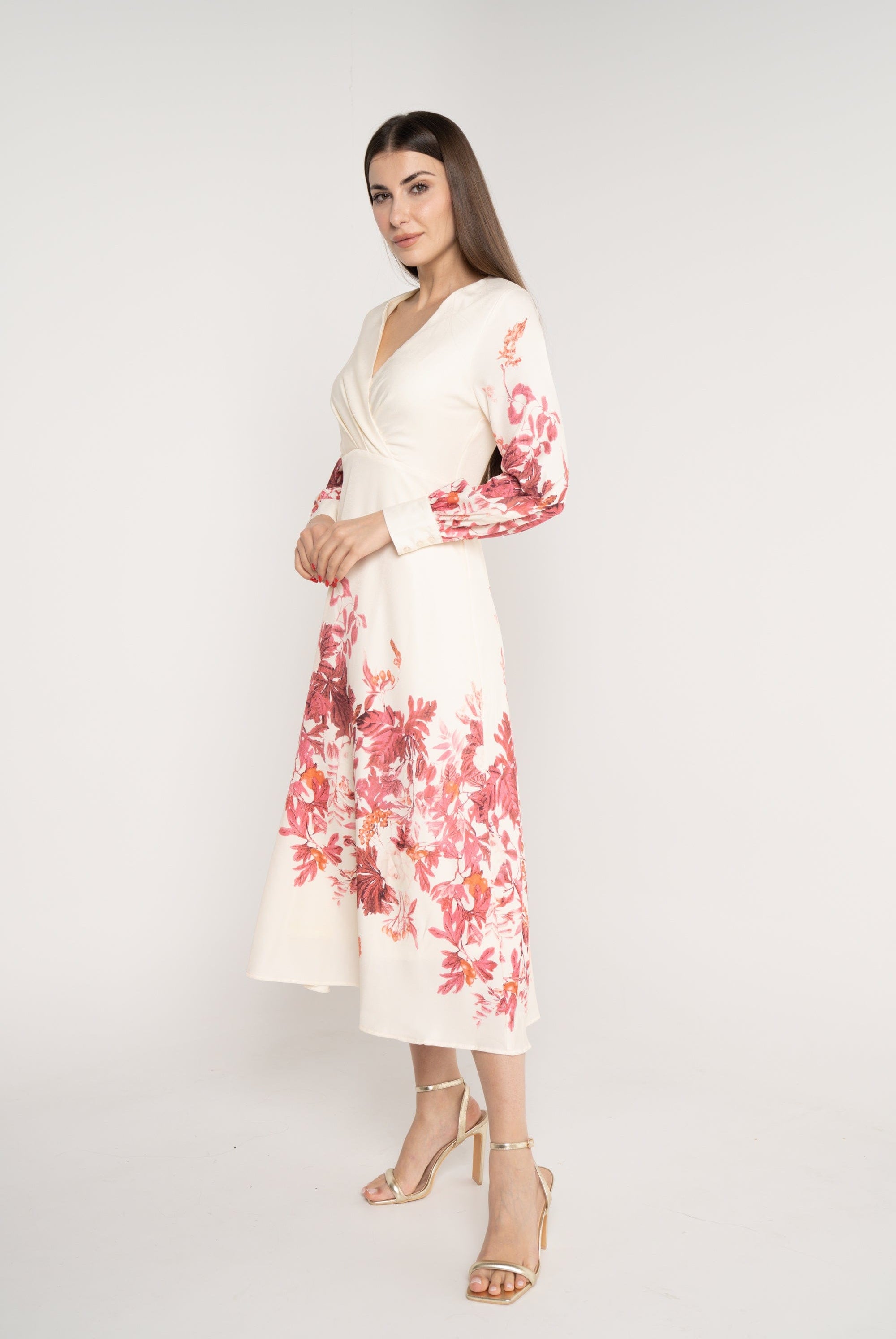 ميكا فستان ميدي مخصر مورد كم طويل بف بفتحة صدر V