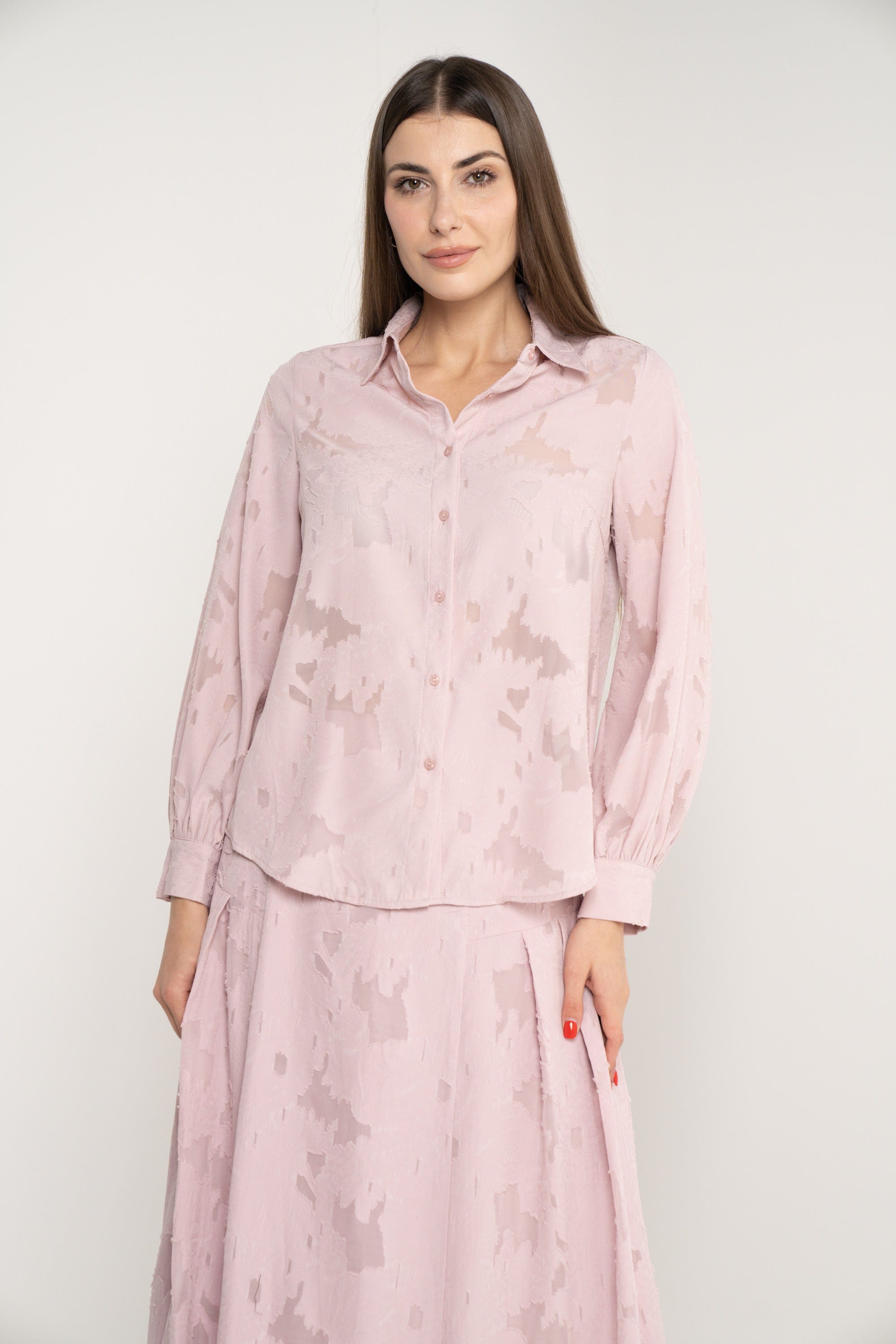 ميكا قميص مشجر بأزرار أمامية كم طويل بأساور