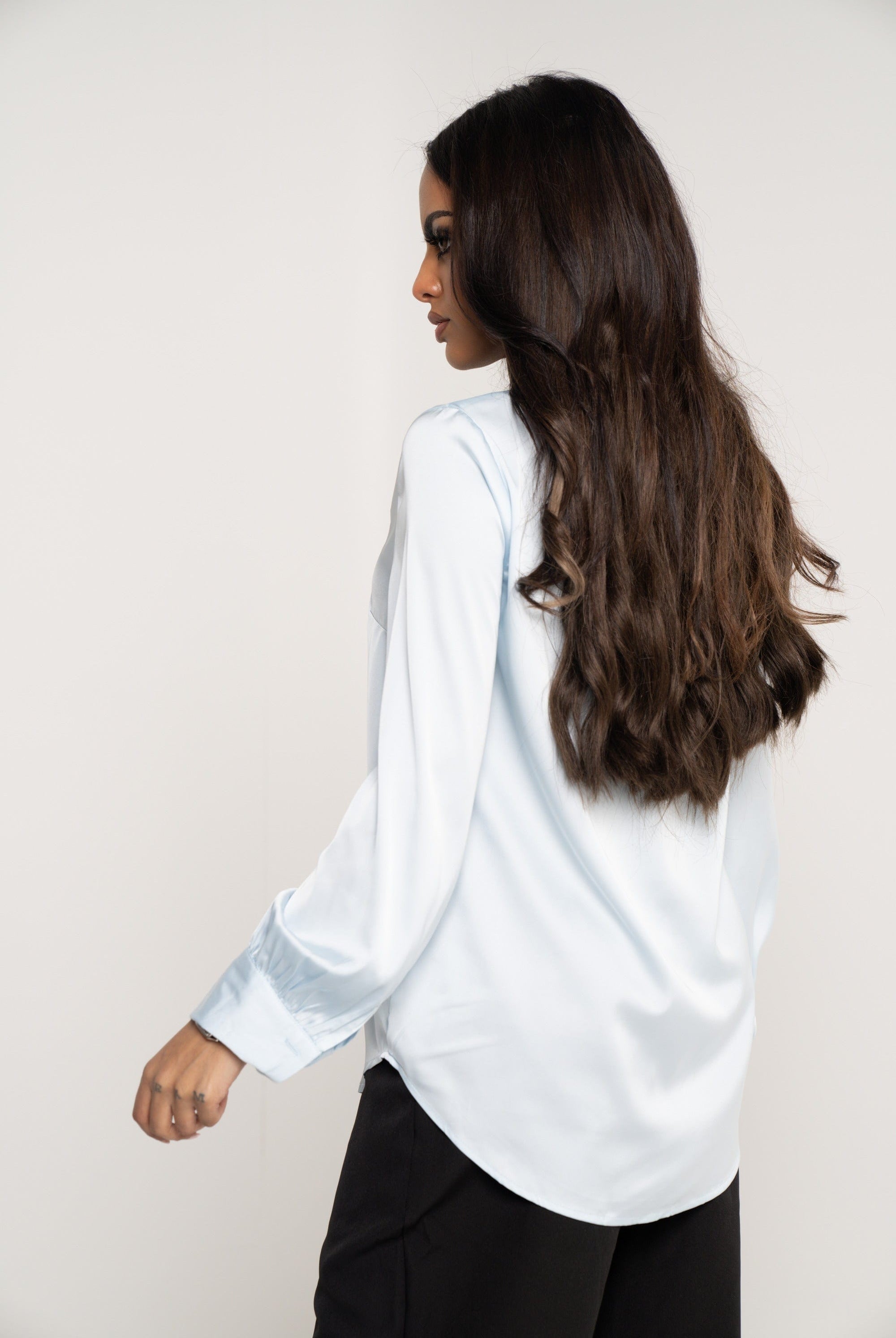 ميكا بلوزة سادة كم طويل برباط طويل