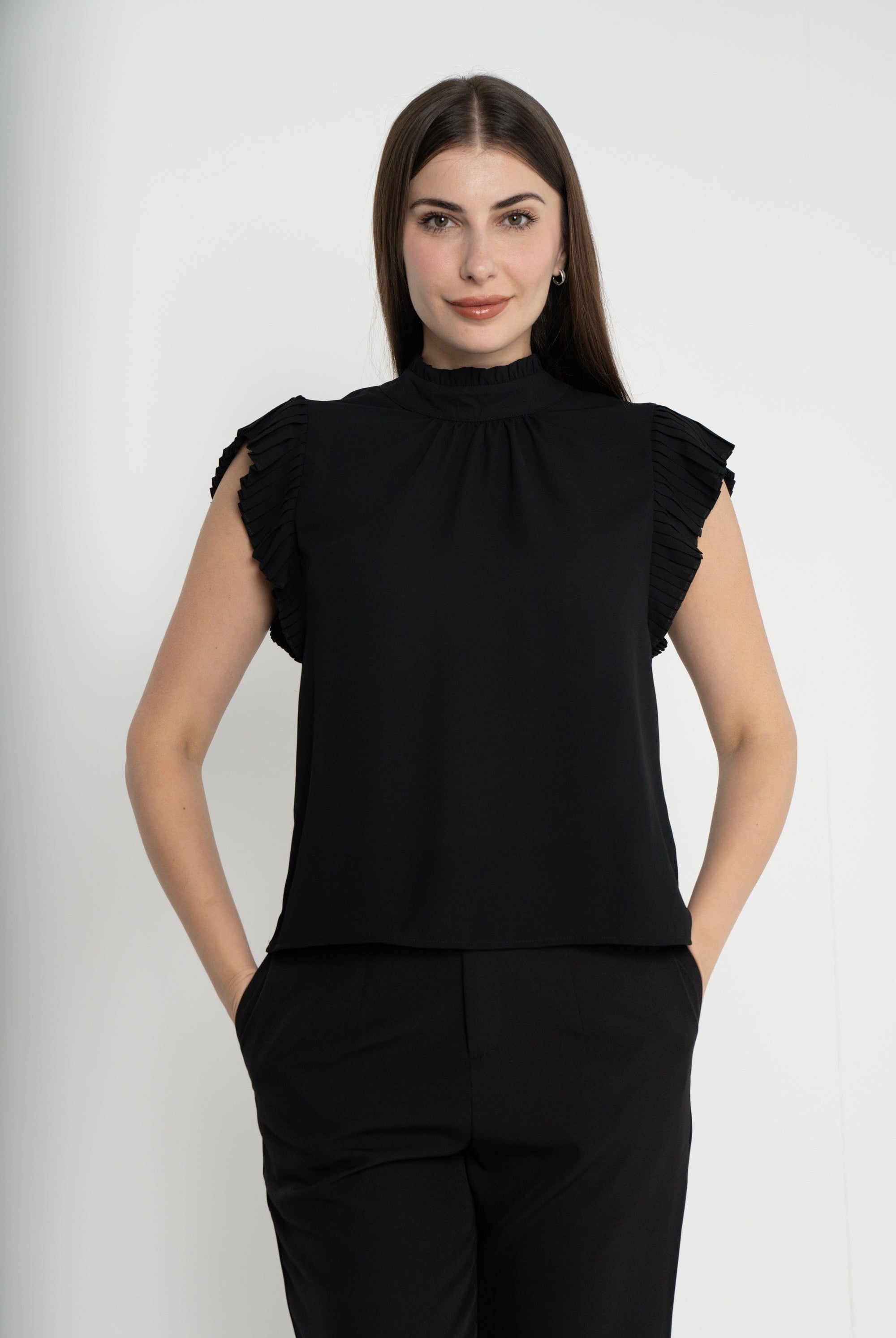 ميكا بلوزة سادة مكشكش أكمام قصيرة