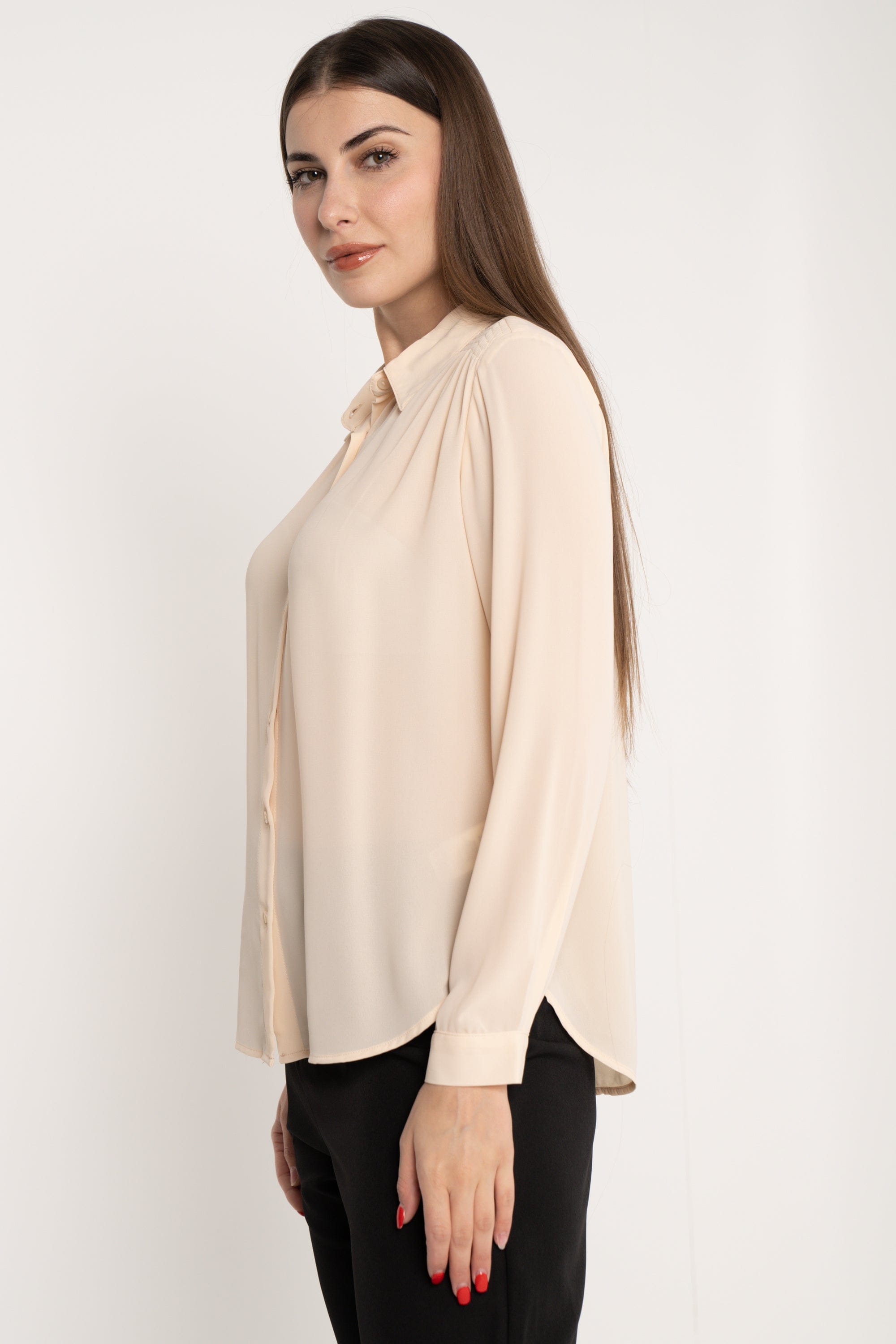 ميكا قميص طويل الأكمام بكسرات على الكتف