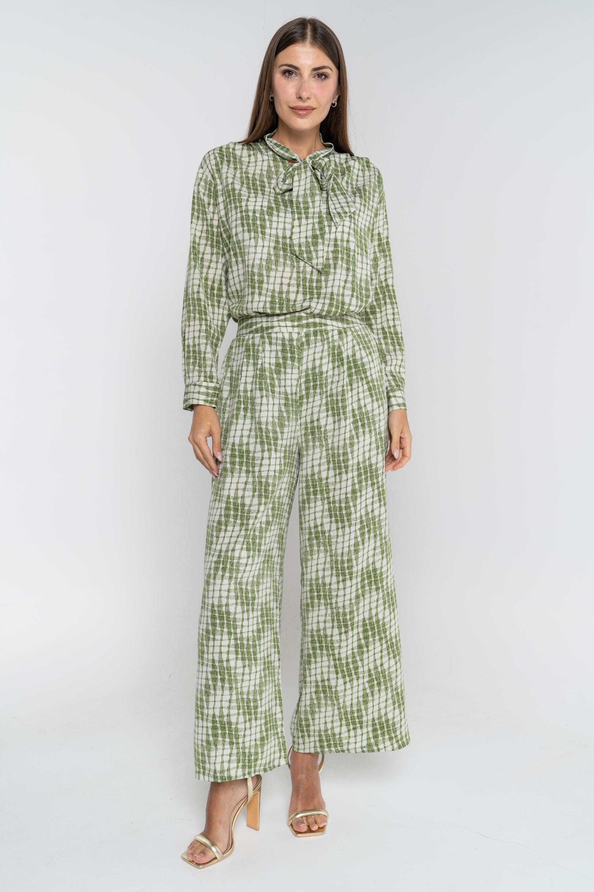 ู
ููุง ุจููุฒุฉ ู
ูููุดุฉ ุจูุงูุฉ ุฃูู
ุงู
ุทูููุฉ