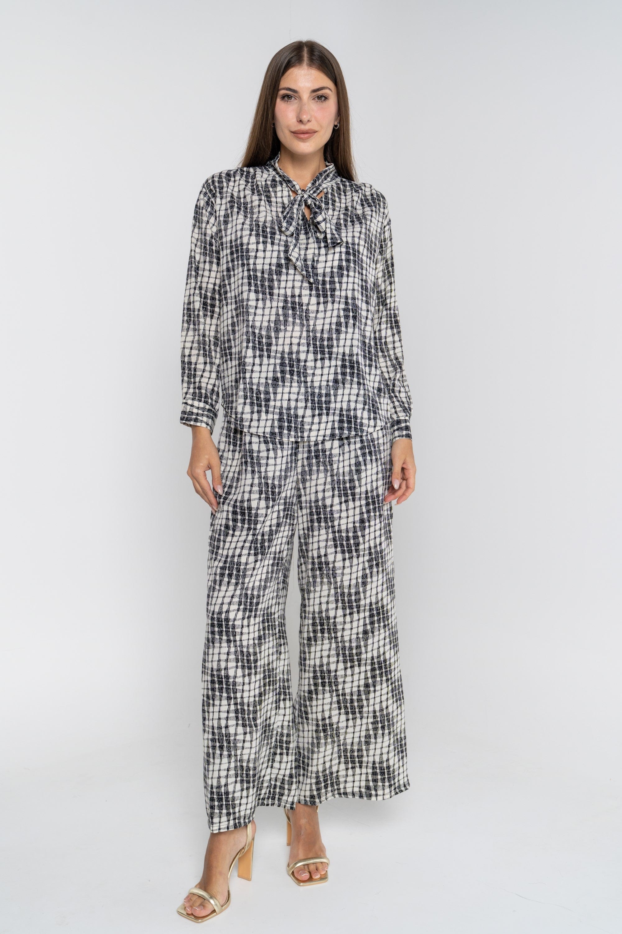 ู
ููุง ุจูุทููู ุทููู ู
ูููุด ูุงุณุน