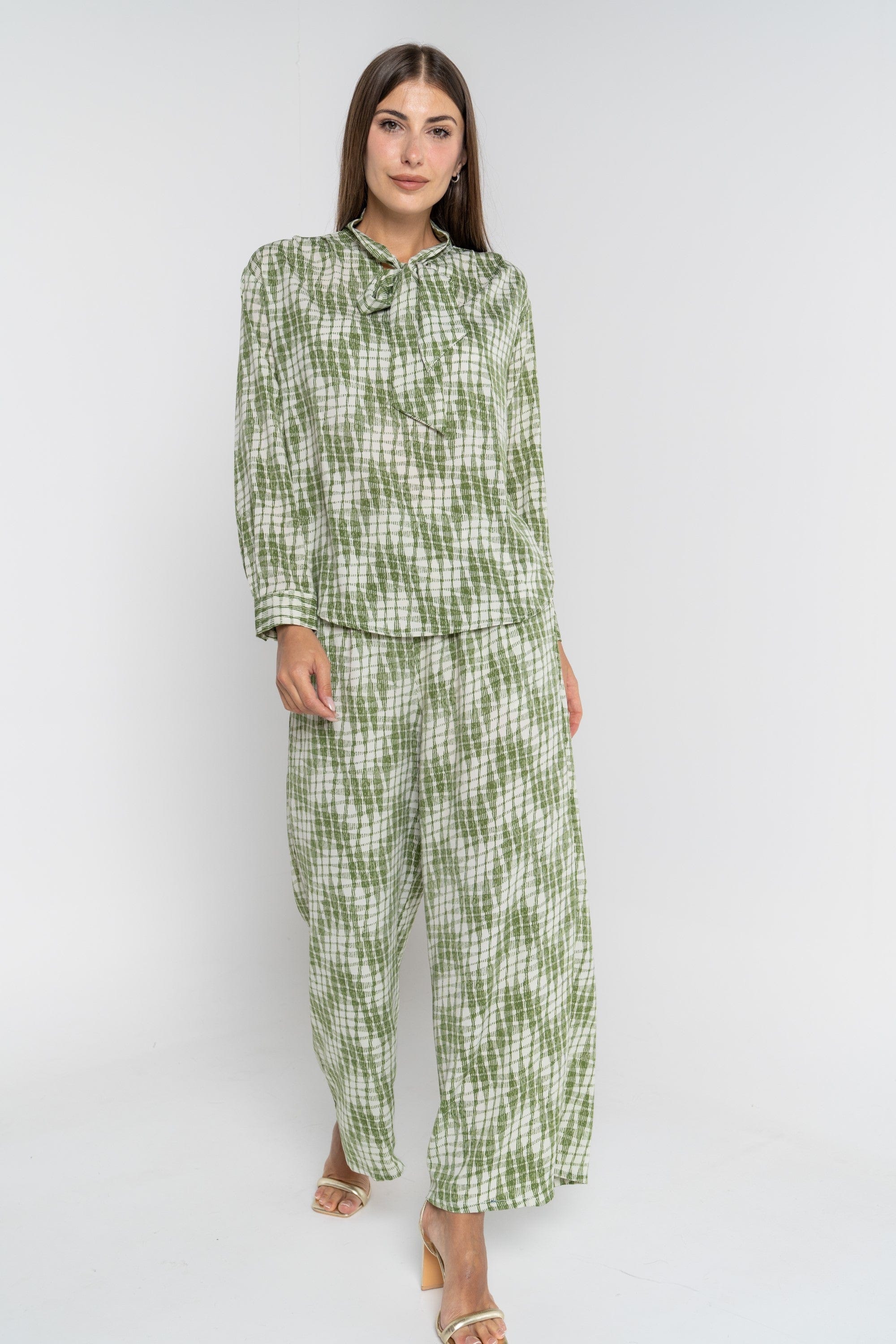 ู
ููุง ุจูุทููู ุทููู ู
ูููุด ูุงุณุน