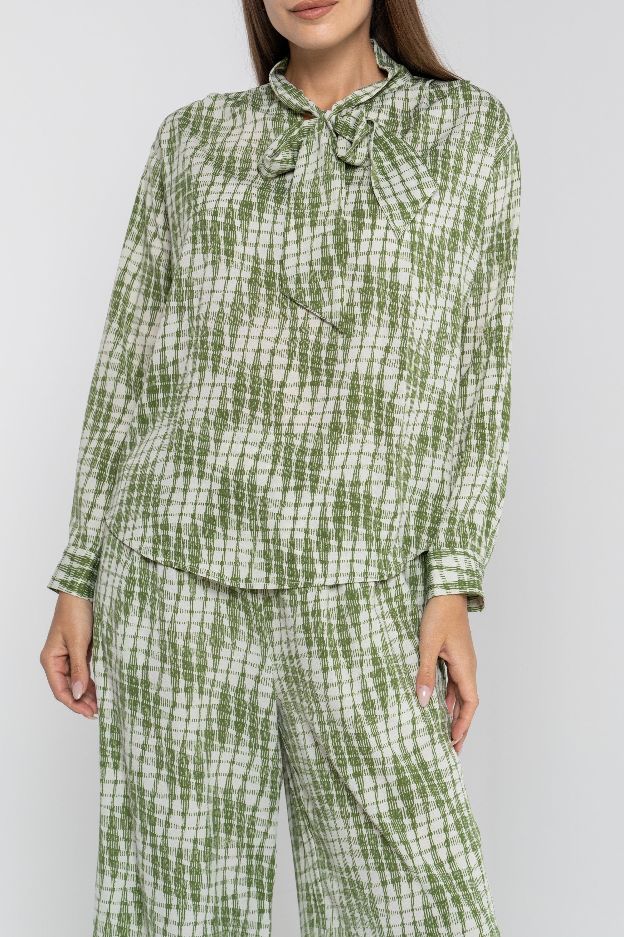 ู
ููุง ุจููุฒุฉ ู
ูููุดุฉ ุจูุงูุฉ ุฃูู
ุงู
ุทูููุฉ