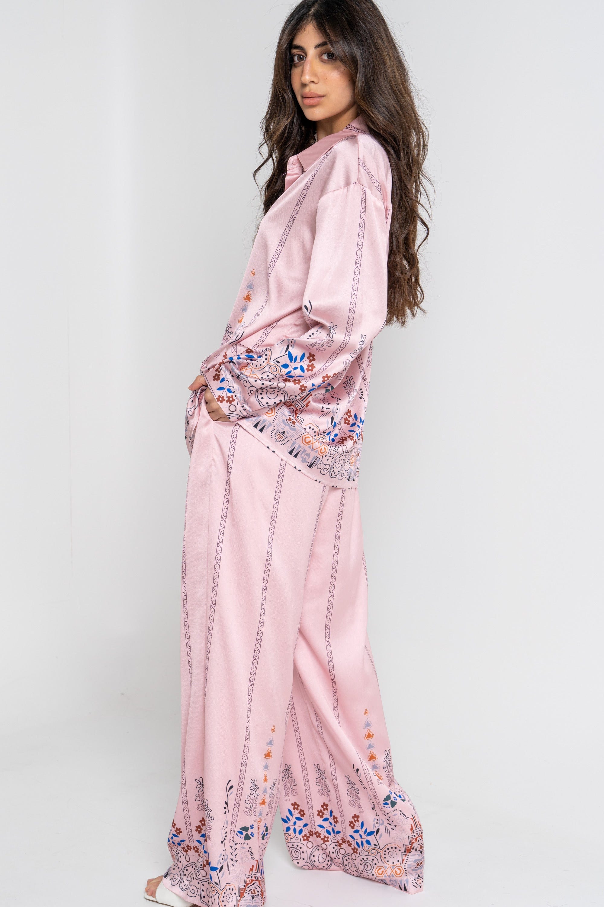 ู
ููุง ุจูุทููู ุทููู ู
ูููุด ูุงุณุน ูุณุงุฆู