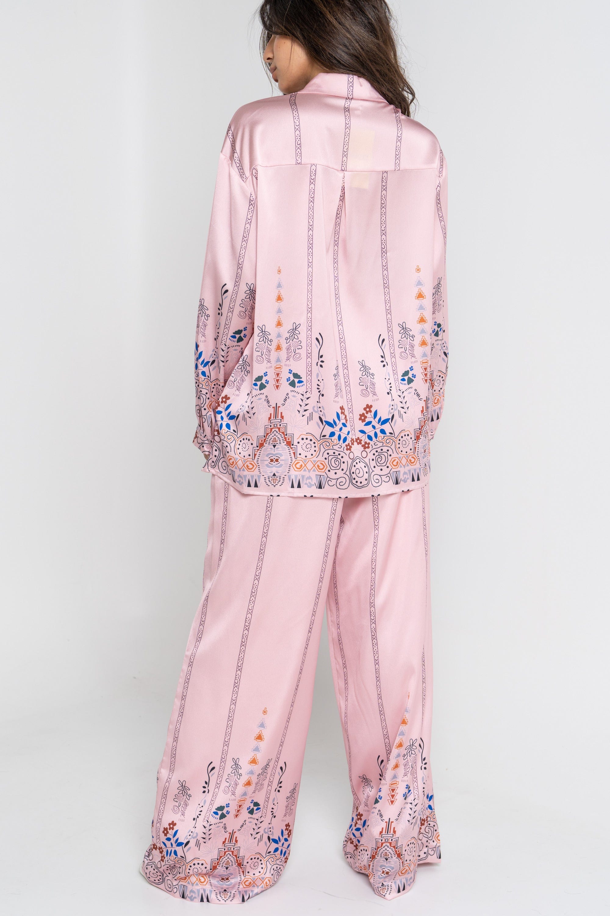 ู
ููุง ุจูุทููู ุทููู ู
ูููุด ูุงุณุน ูุณุงุฆู