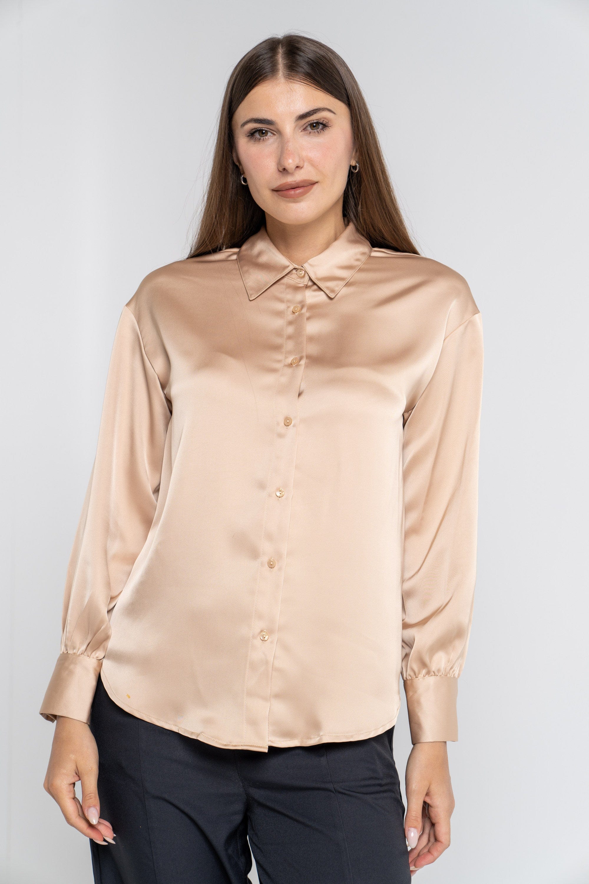 ميكا قميص سادة بأزرار أمامية كم طويل