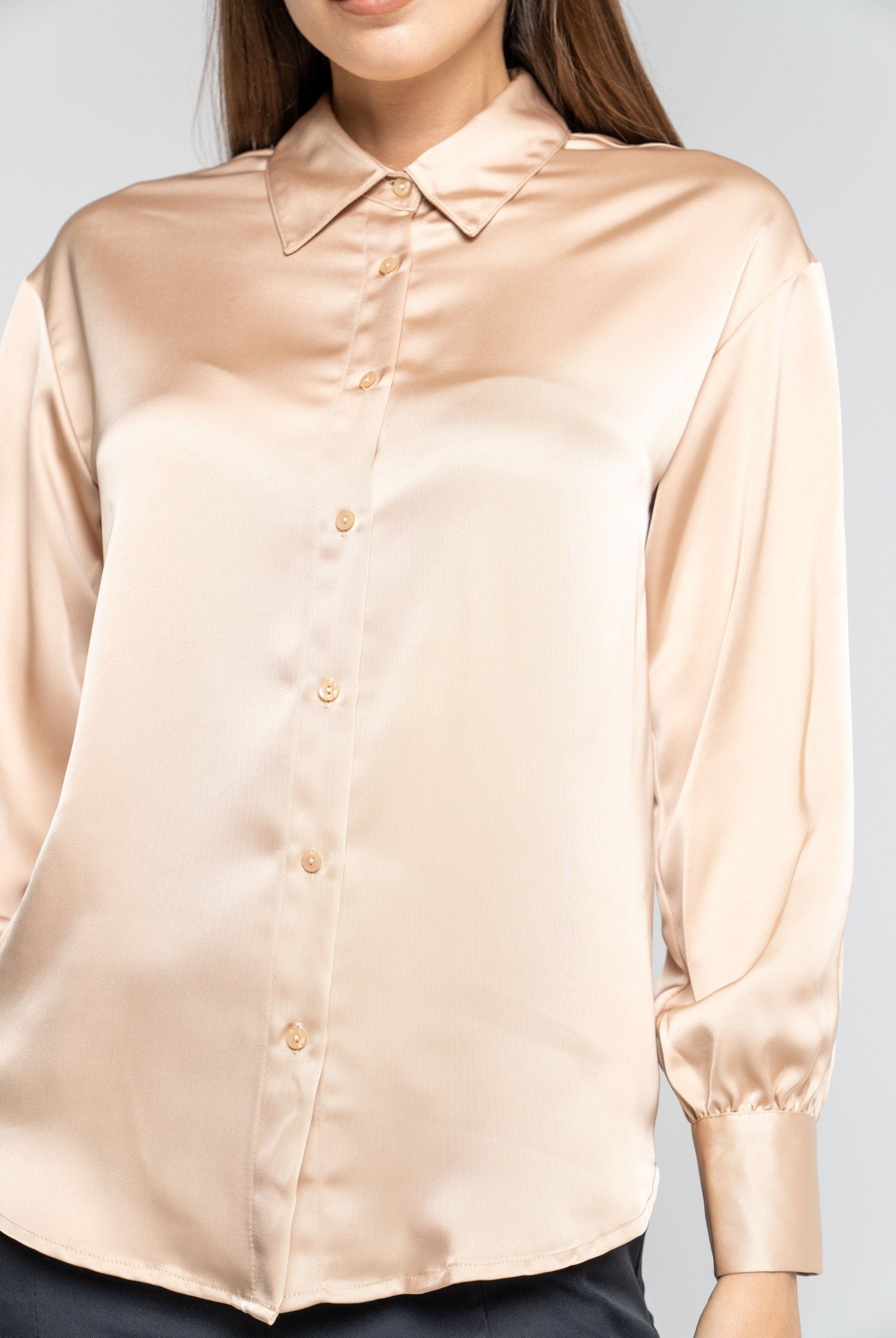 ميكا قميص سادة بأزرار أمامية كم طويل