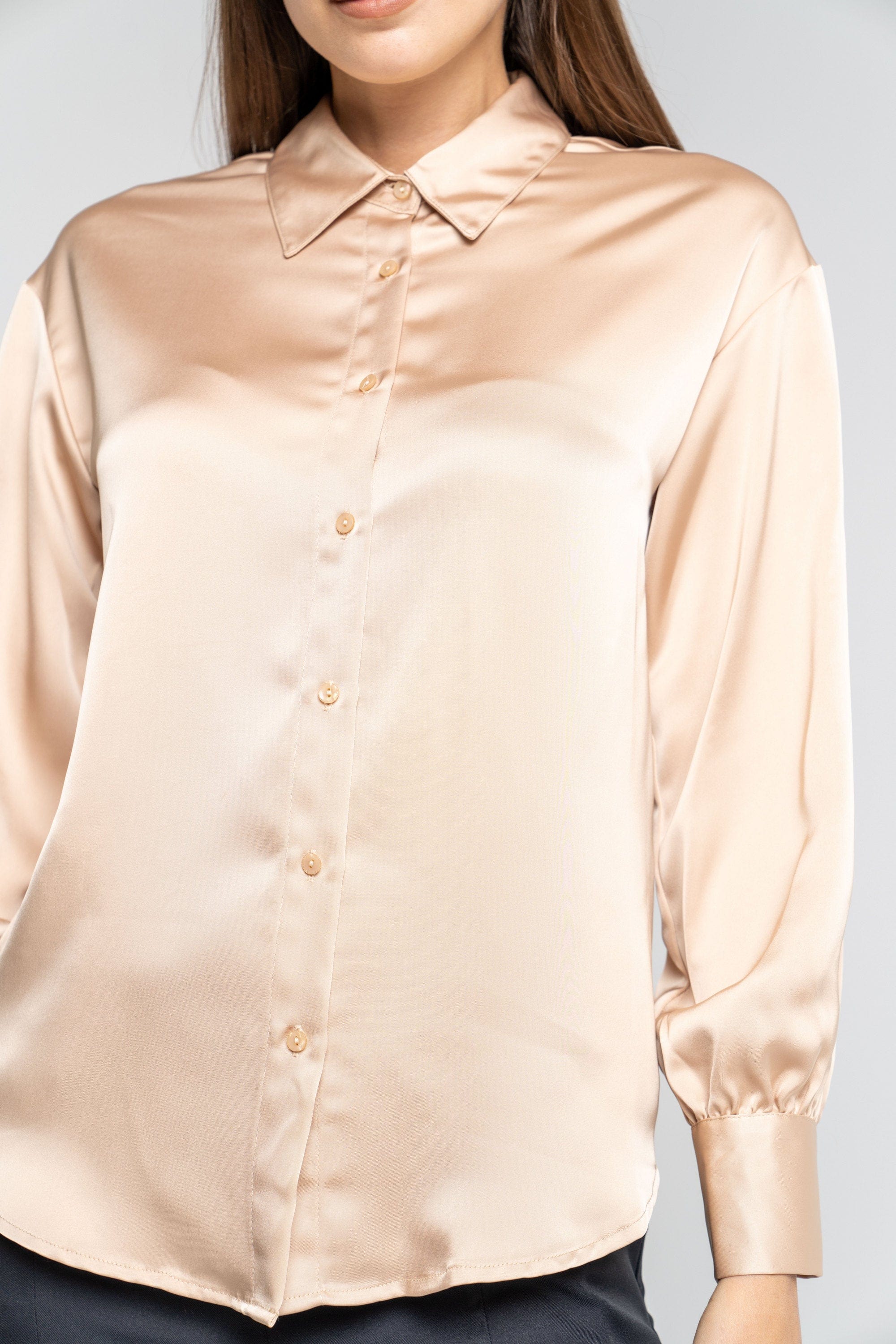 ميكا قميص سادة بأزرار أمامية كم طويل