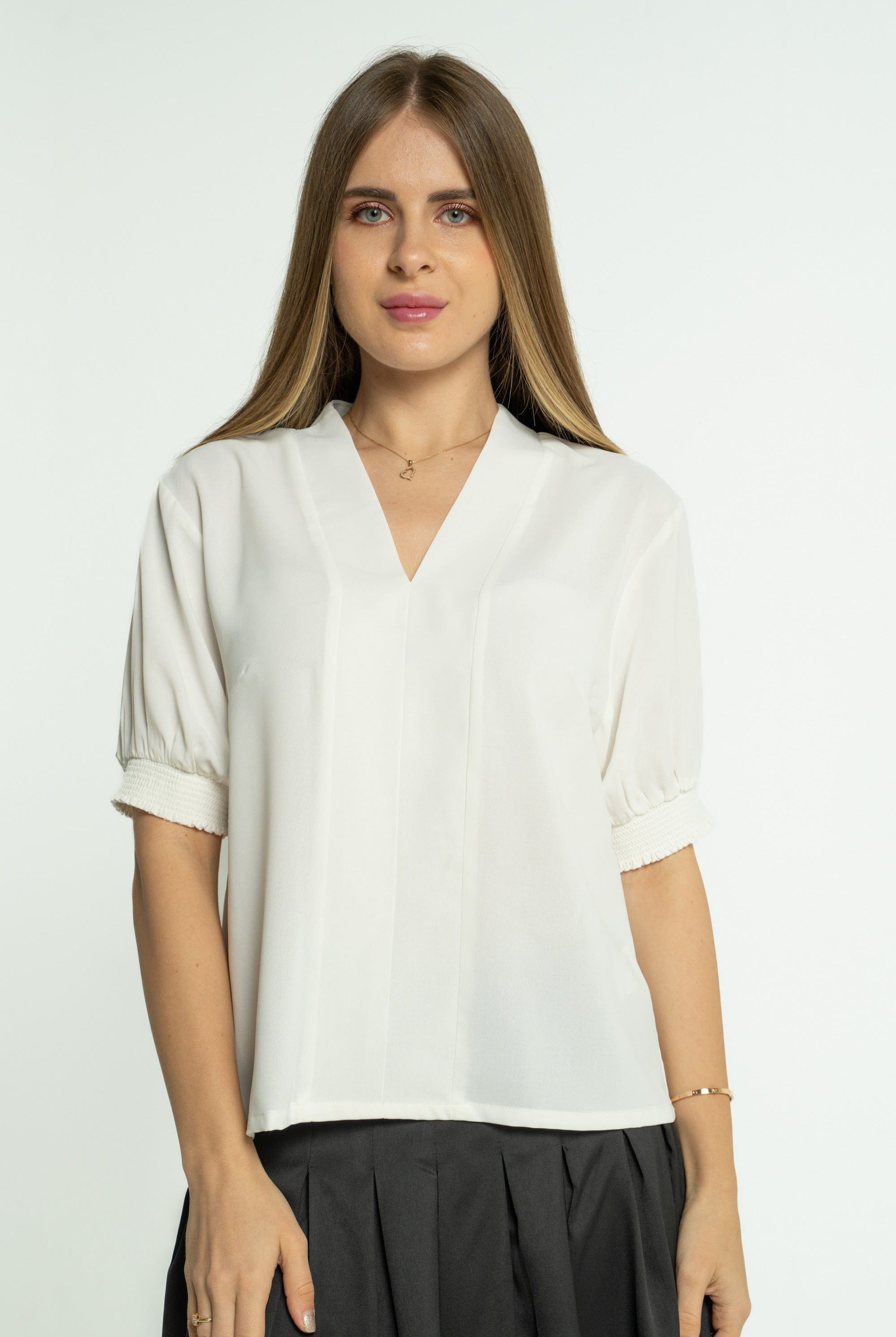 ميكا بلوزة سادة بأكمام قصيرة مع أساور