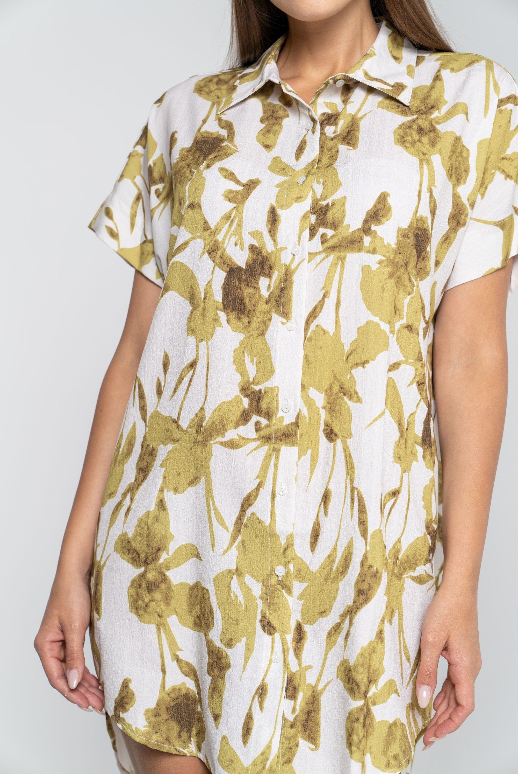 ميكا قميص طويل بأكمام قصيرة مشجر