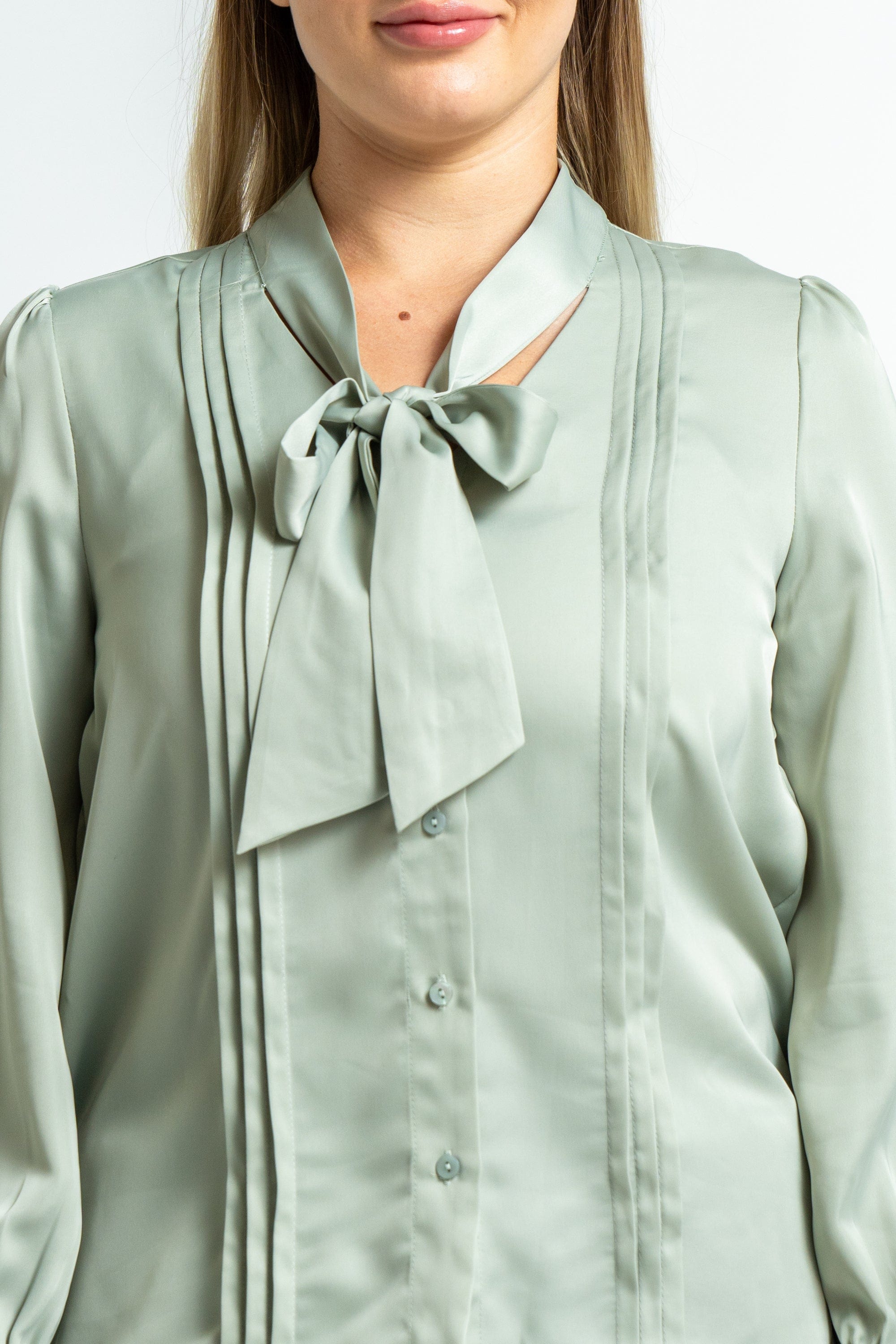 ميكا بلوزة بأكمام طويلة ناعمة بغطاء رأس