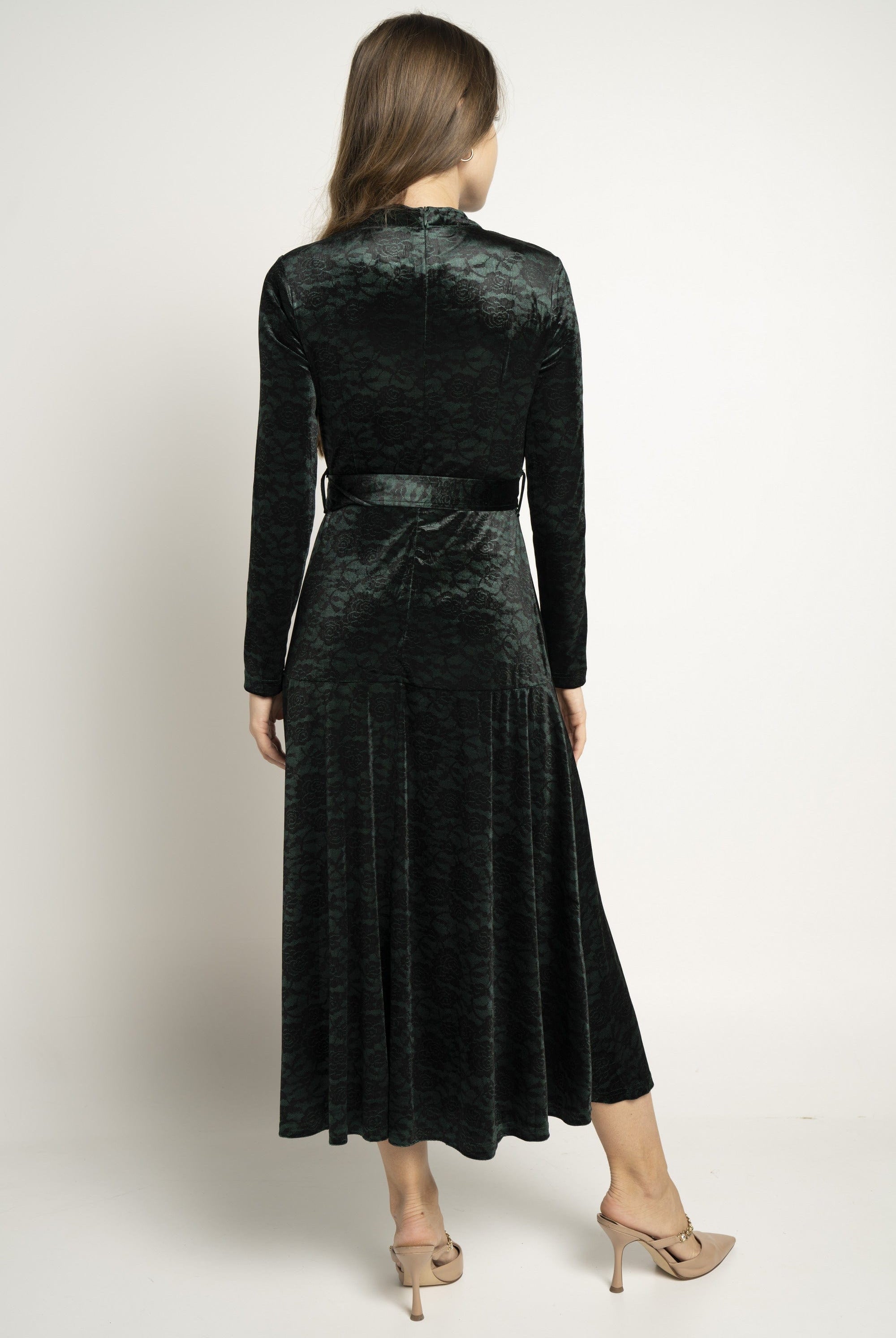 ميكا فستان ميدي بأكمام طويلة مشجر مزموم من الخصر