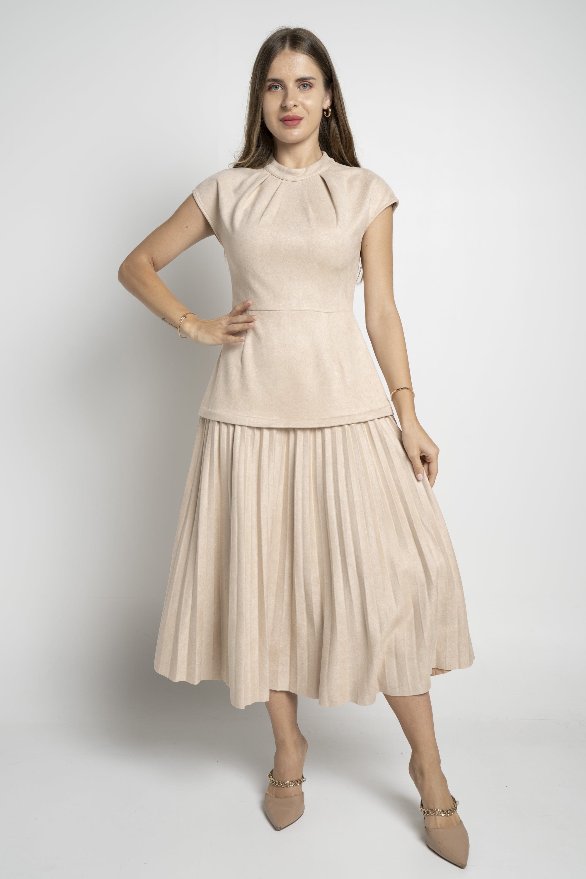 ميكا فستان ميدي بأكمام قصيرة سادة بليسية