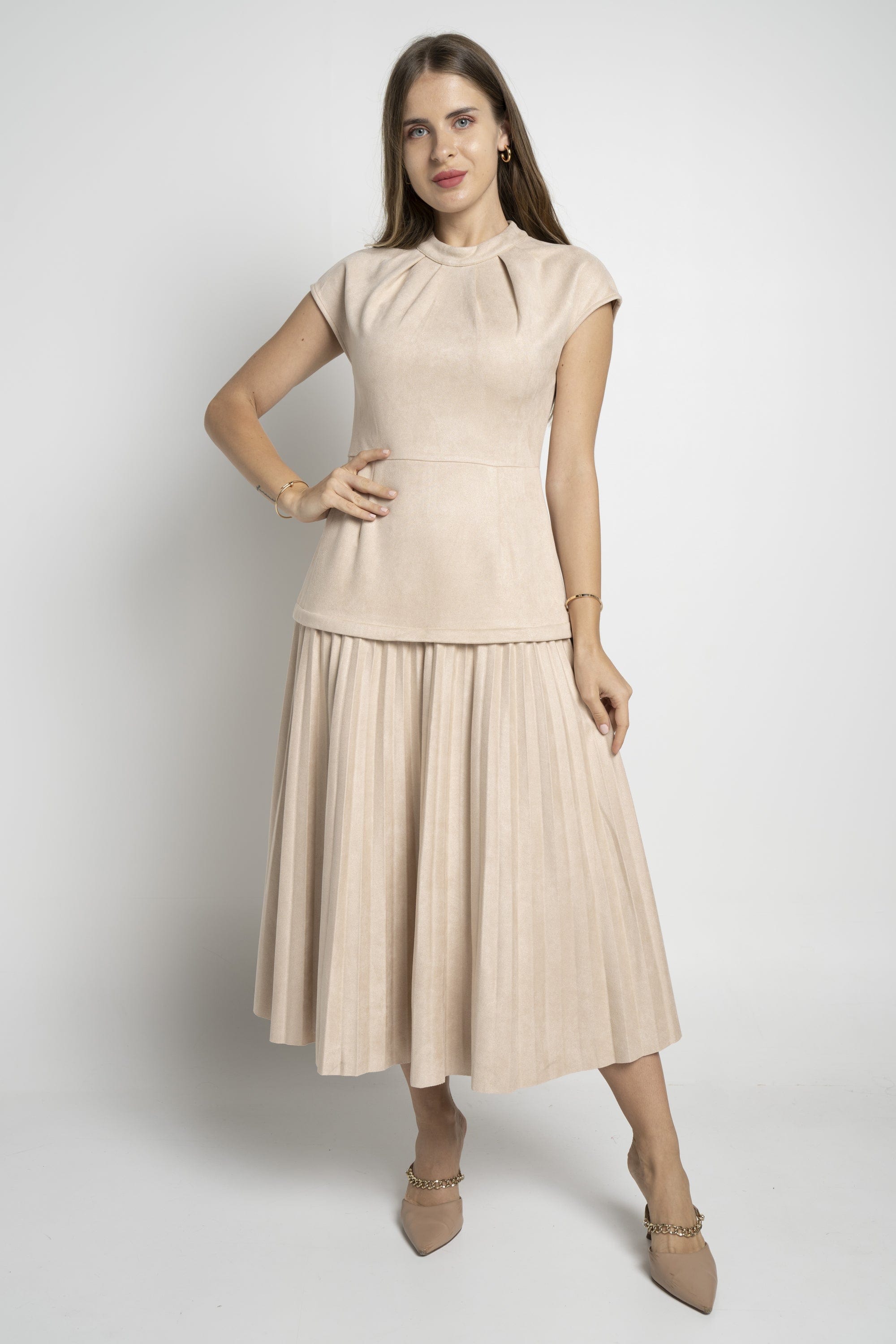 ميكا فستان ميدي بأكمام قصيرة سادة بليسية