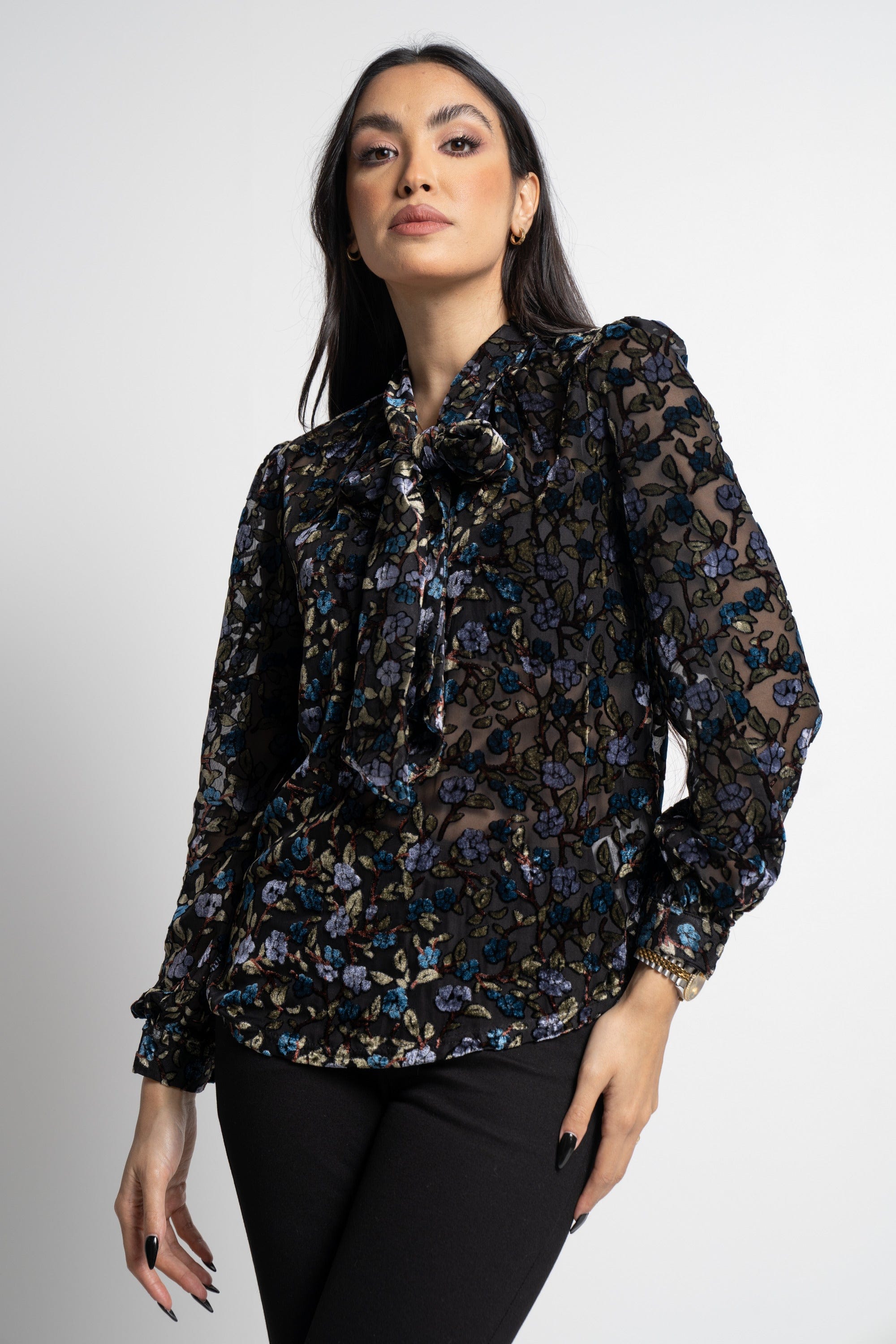 ميكا بلوزة مشجره بأكمام شفافه طويلة نسائي