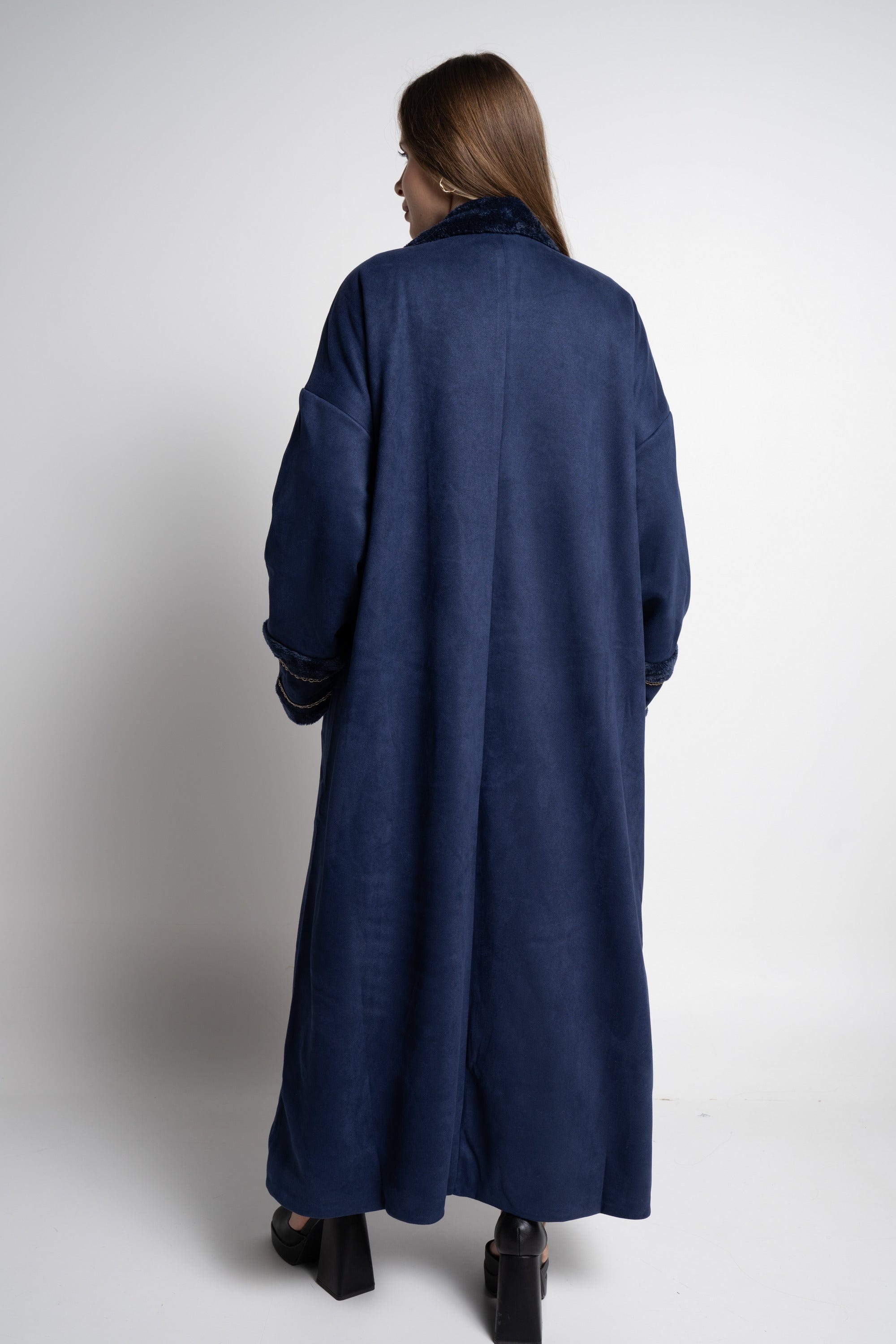 ู
ููุง ุจุงูุทู ุทููู ูุฑู ุจุฃูู
ุงู
ู
ูููุฉ ูุณุงุฆู