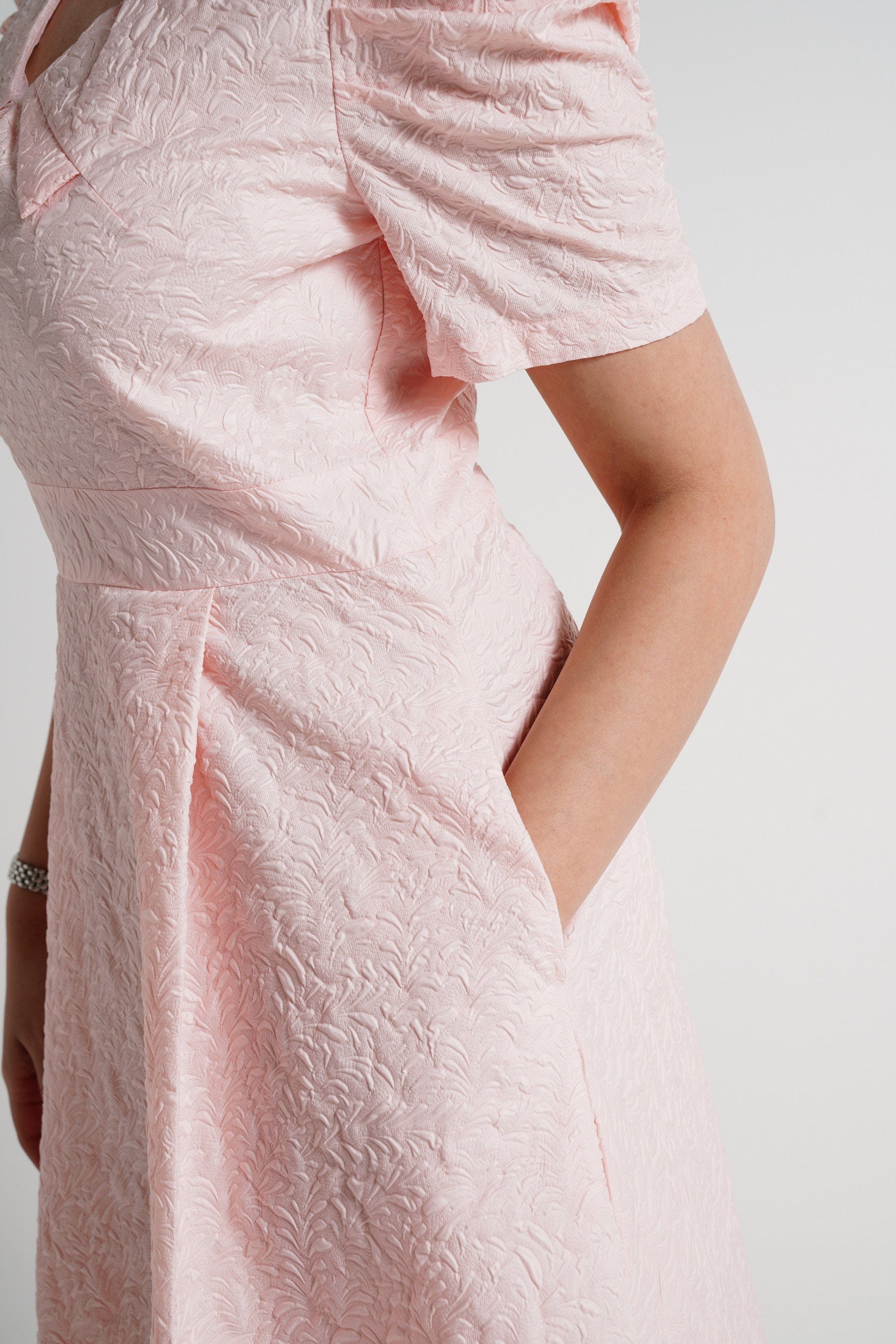 ميكا فستان ميدي نص كم مخصر مورد نسائي