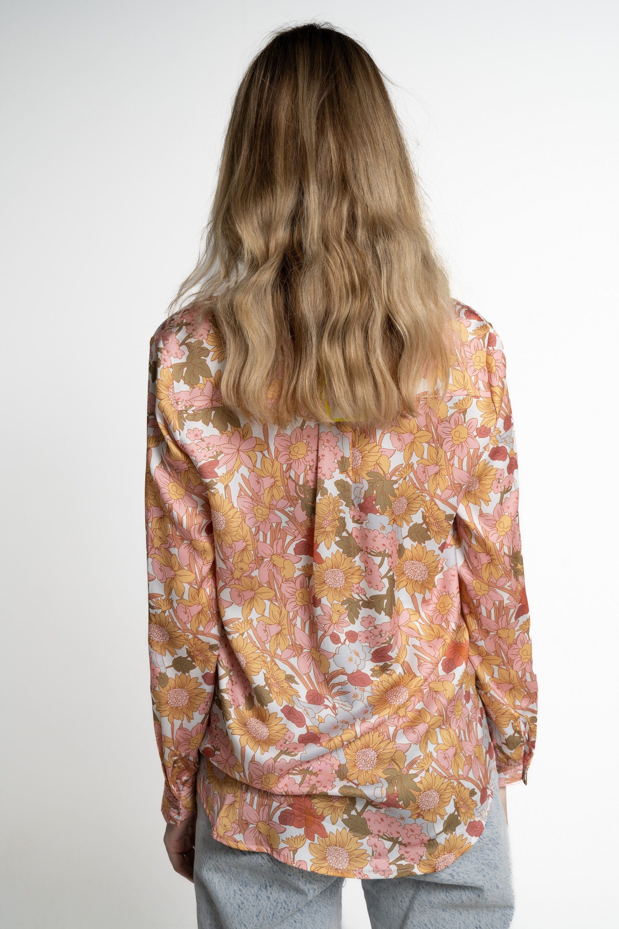 ميكا قميص بأكمام طويلة موردة بأزرار أمامية وياقة نسائي برتقالي