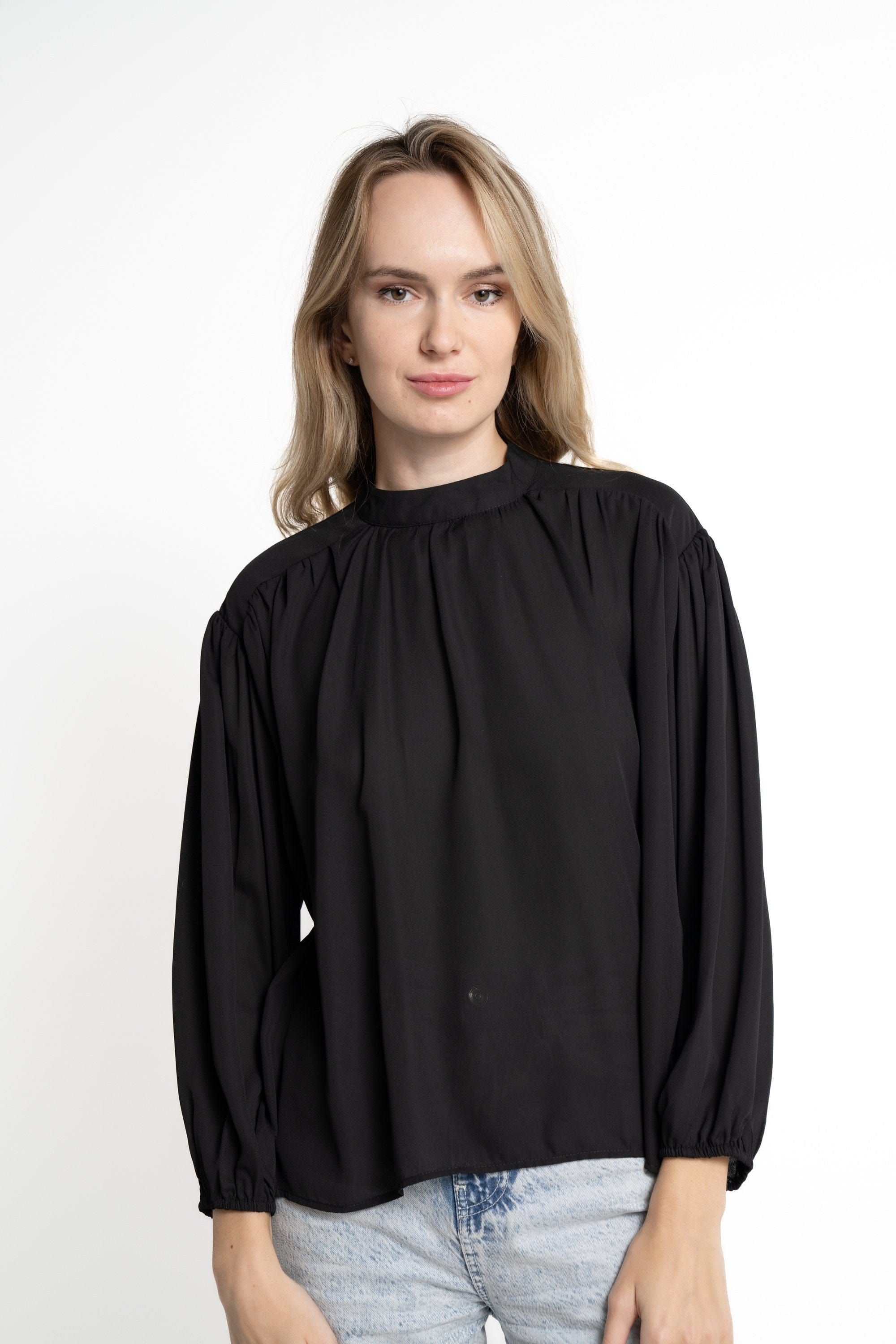 ميكا بلوزة بأكمام طويلة نسائية منفوخة سادة