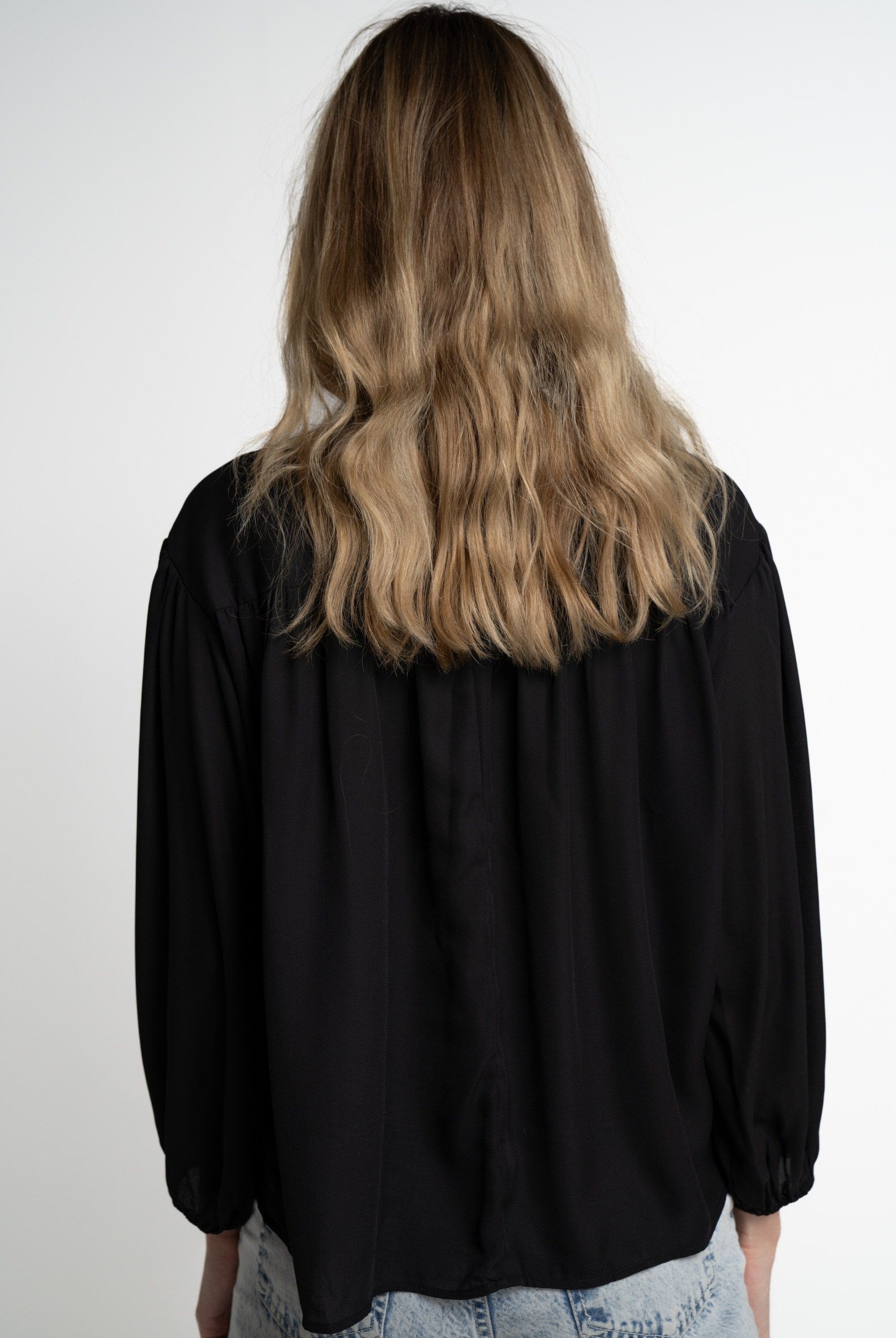 ميكا بلوزة بأكمام طويلة نسائية منفوخة سادة