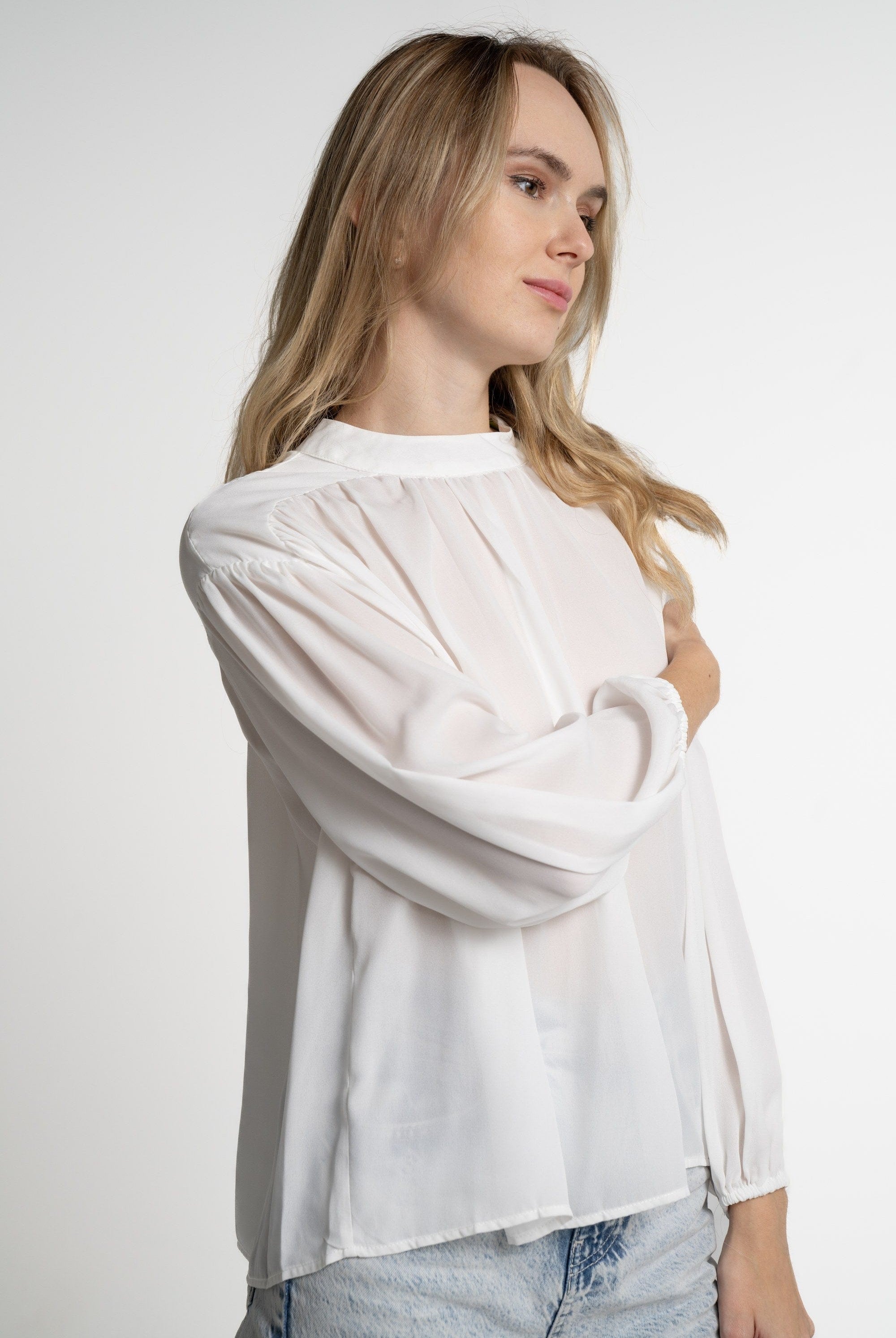 ميكا بلوزة بأكمام طويلة نسائية منفوخة سادة